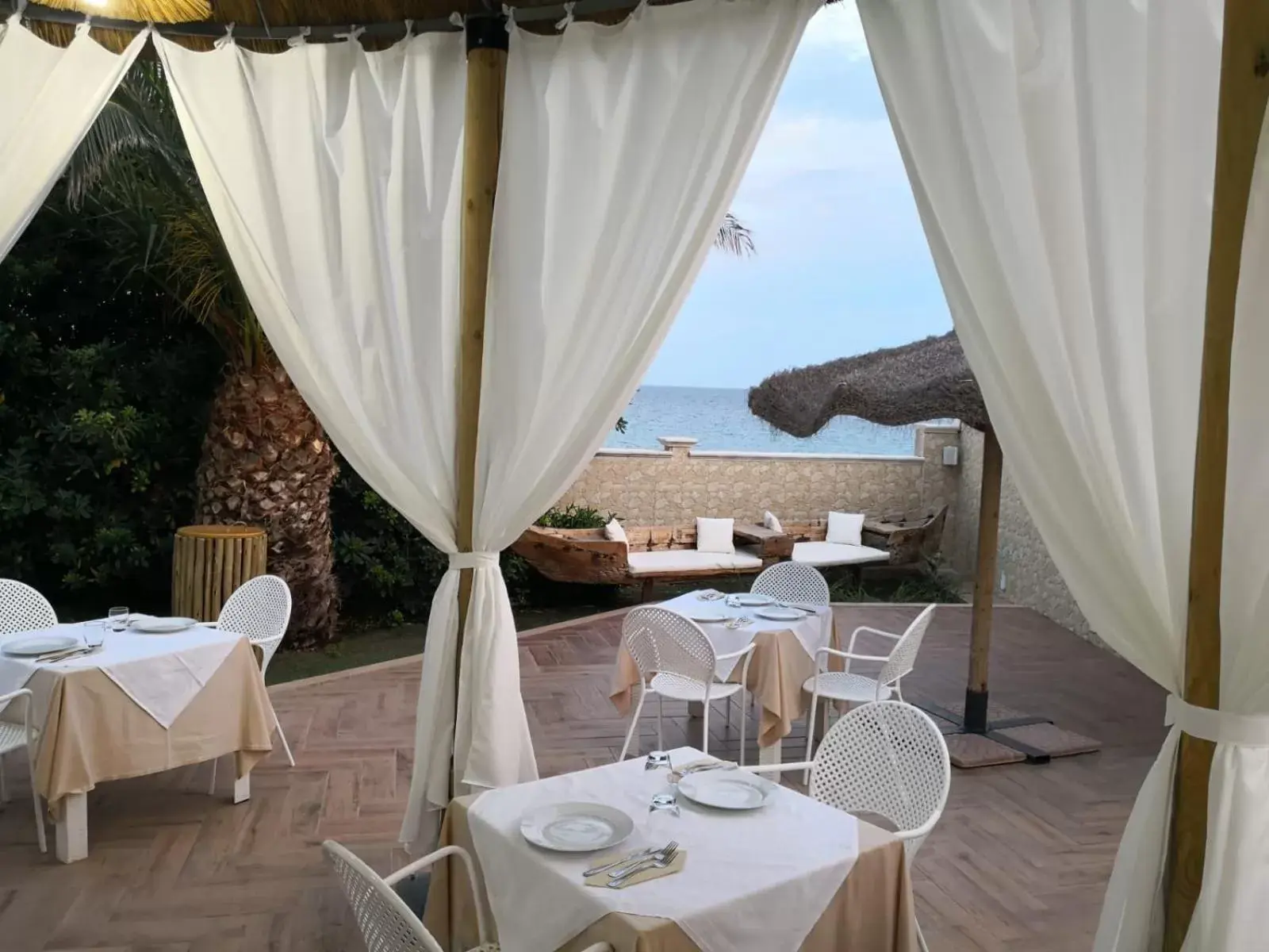 Sea view, Restaurant/Places to Eat in BlueBay Residence Resort