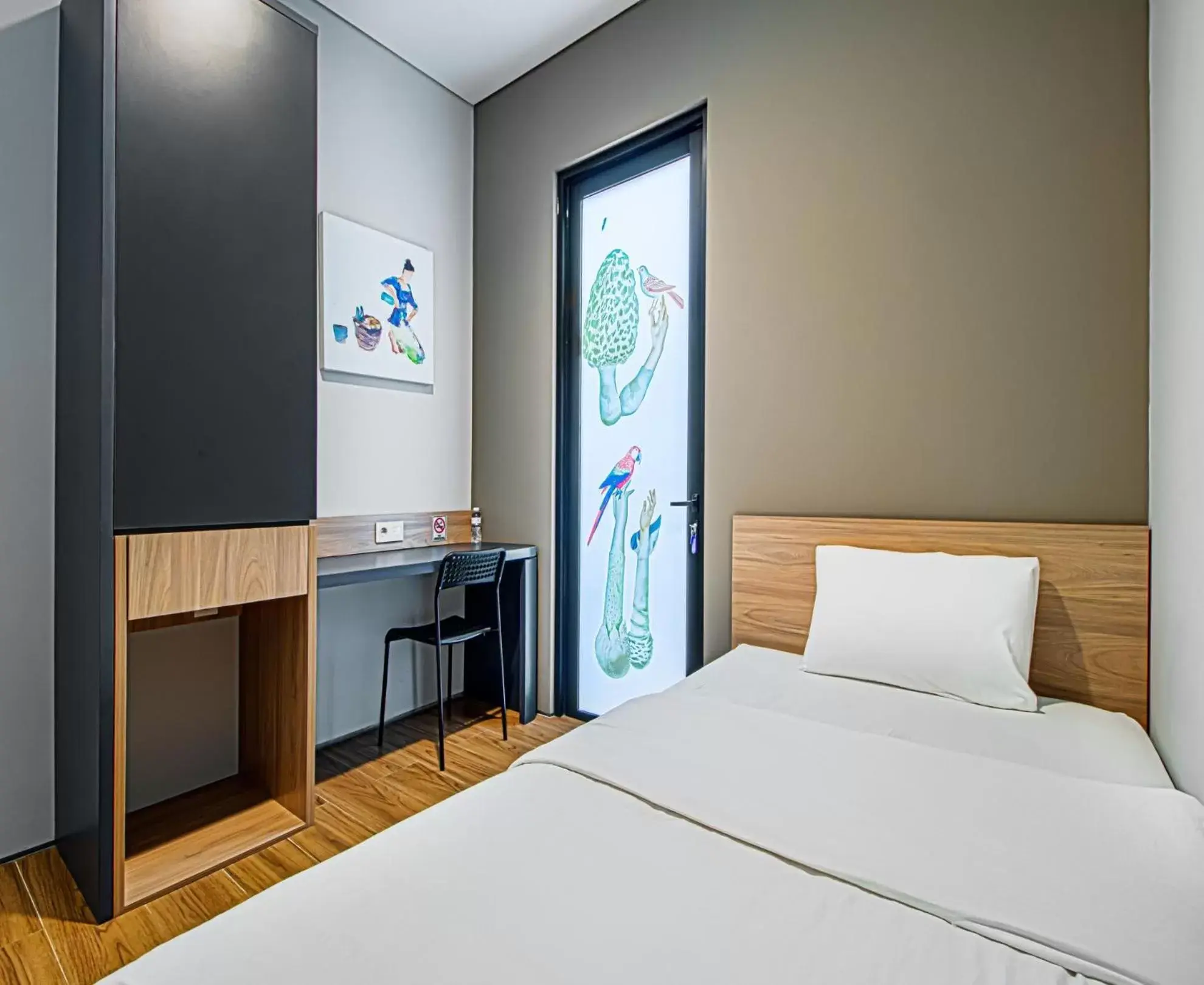 Bedroom, Bed in M Studio Karawaci Bedroom, Bed in M Studio Karawaci