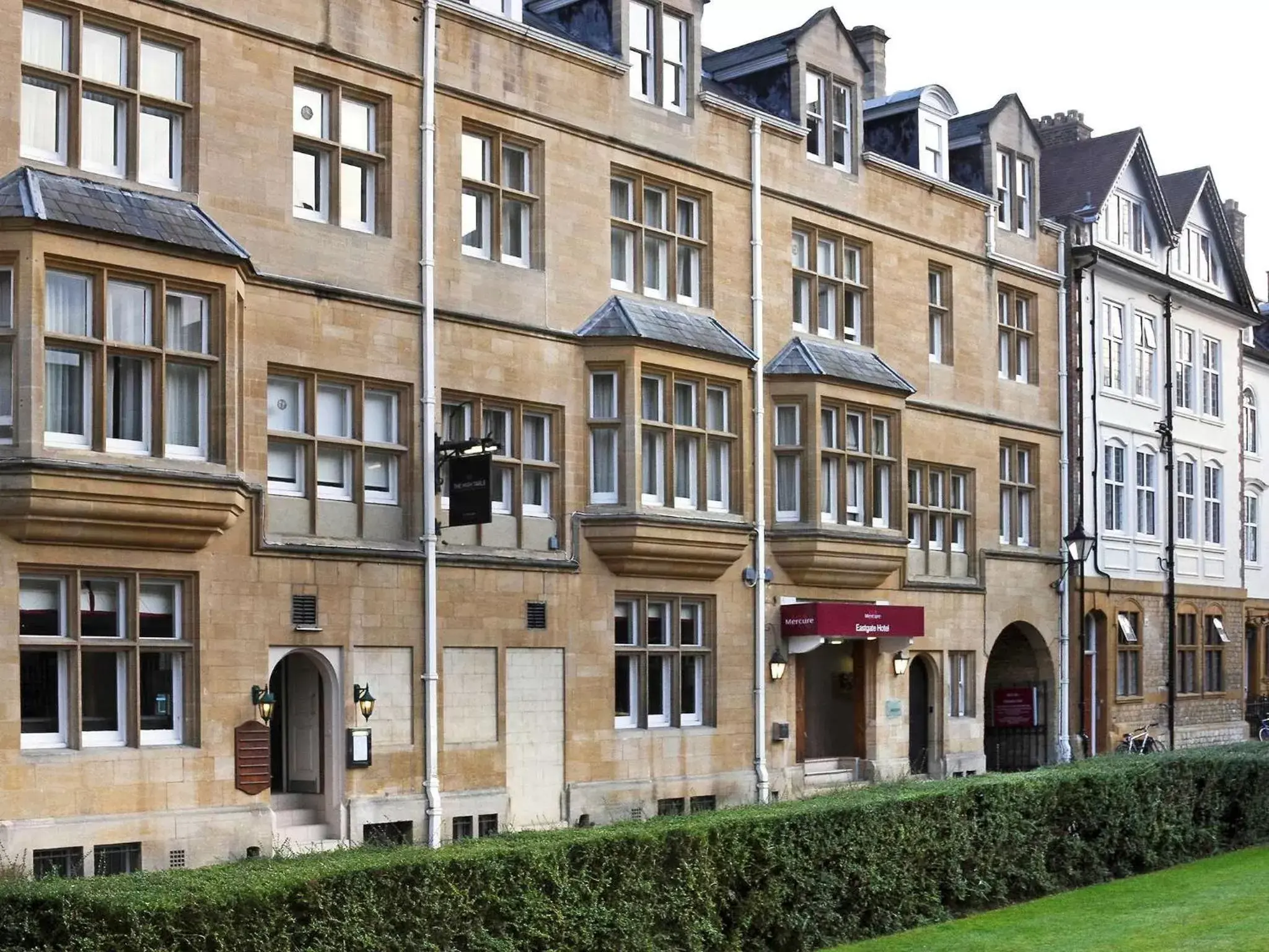 Property building in Mercure Oxford Eastgate Hotel