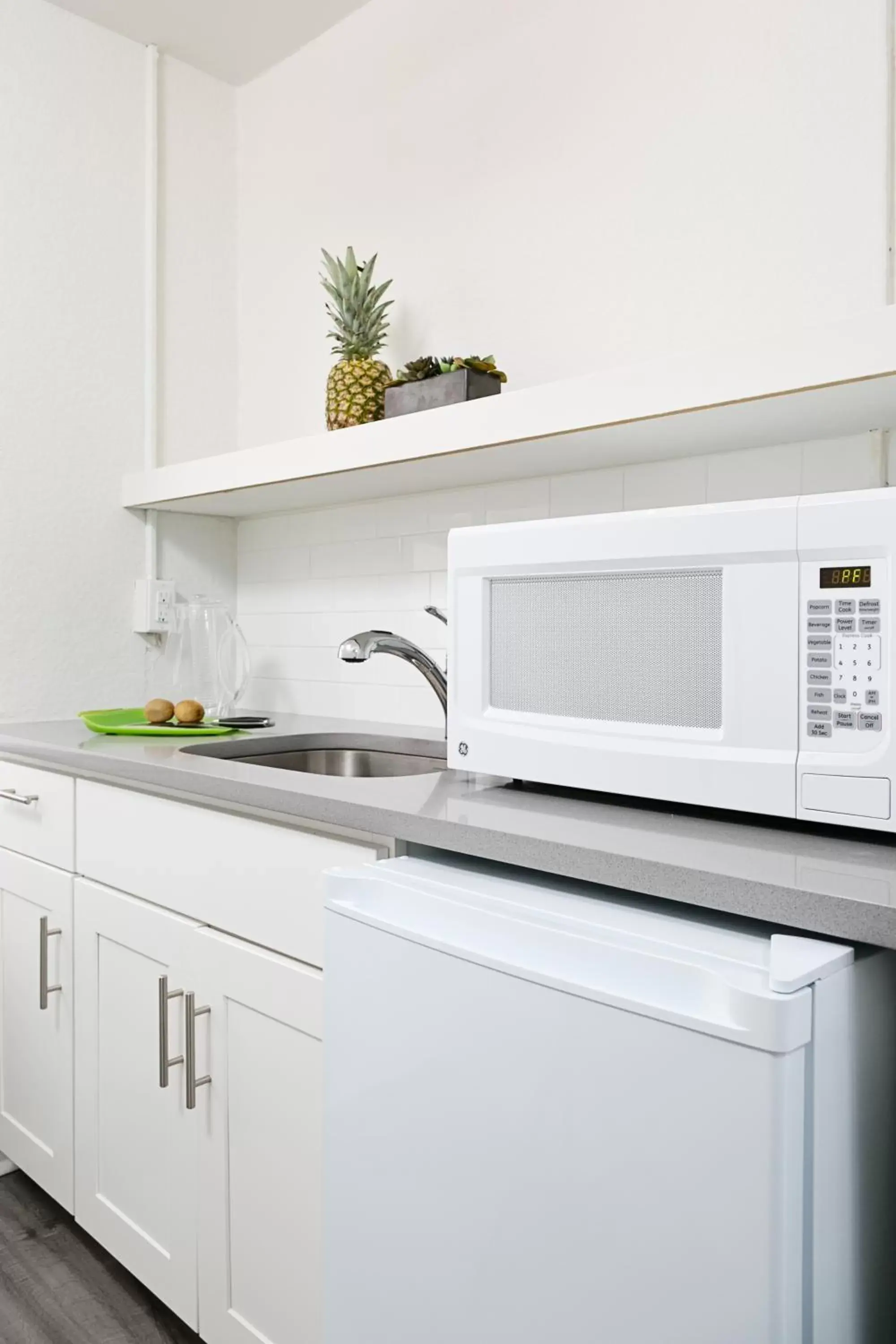 Kitchen or kitchenette, Kitchen/Kitchenette in Hotel Cabana Clearwater Beach