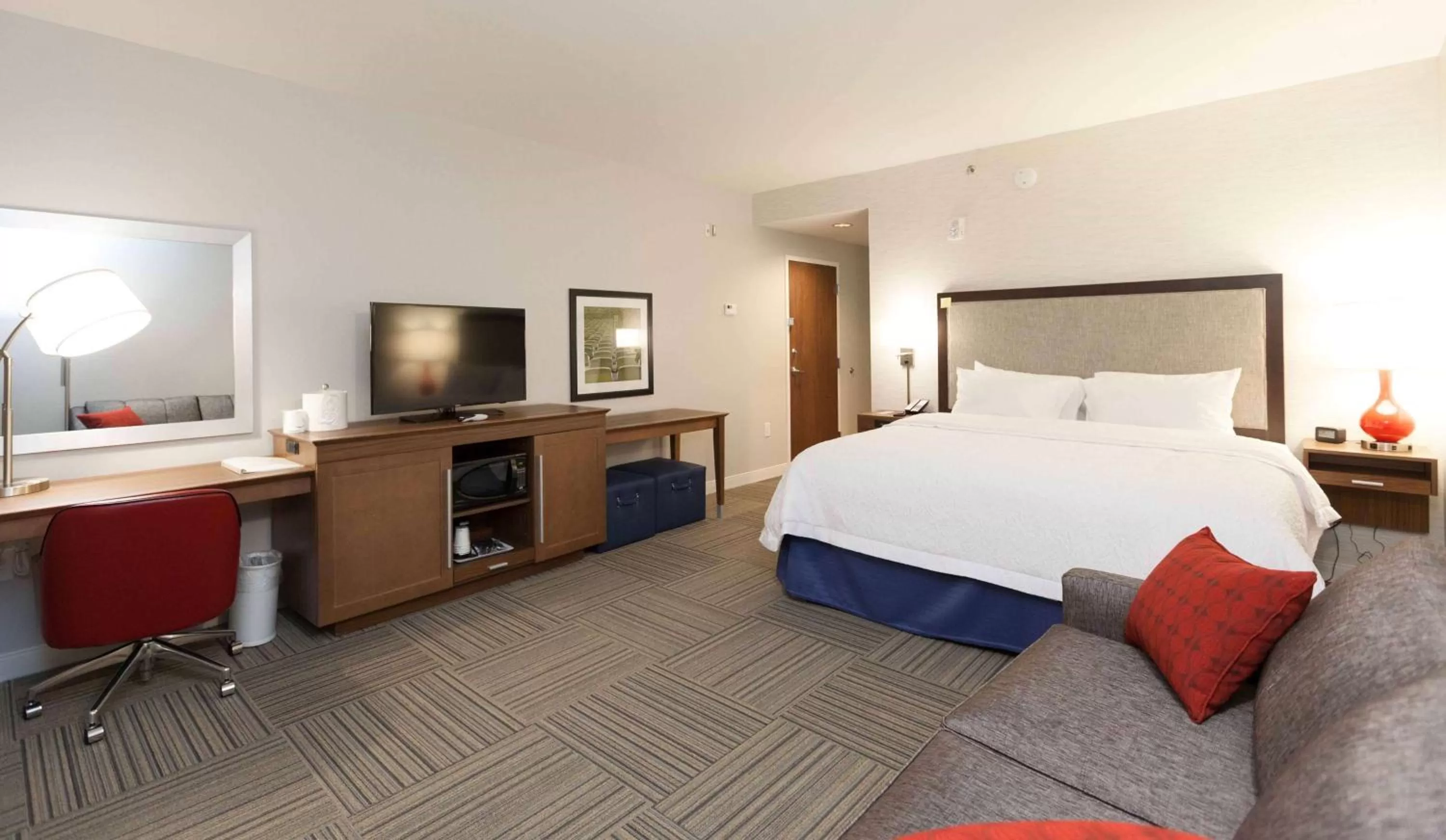 Bed in Hampton Inn Emerson - Lakepoint, Ga