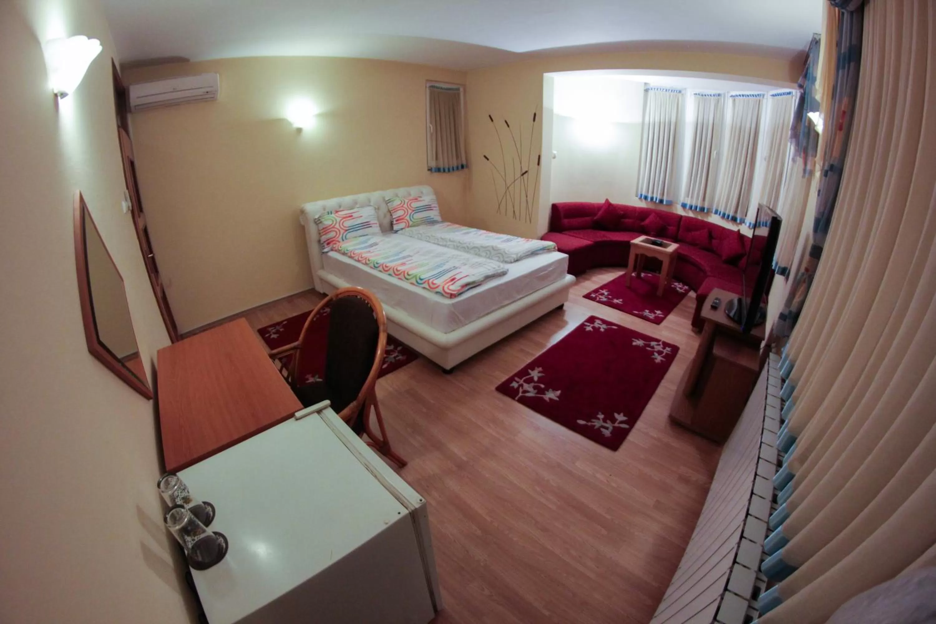 Photo of the whole room, Bed in Hotel Fontana