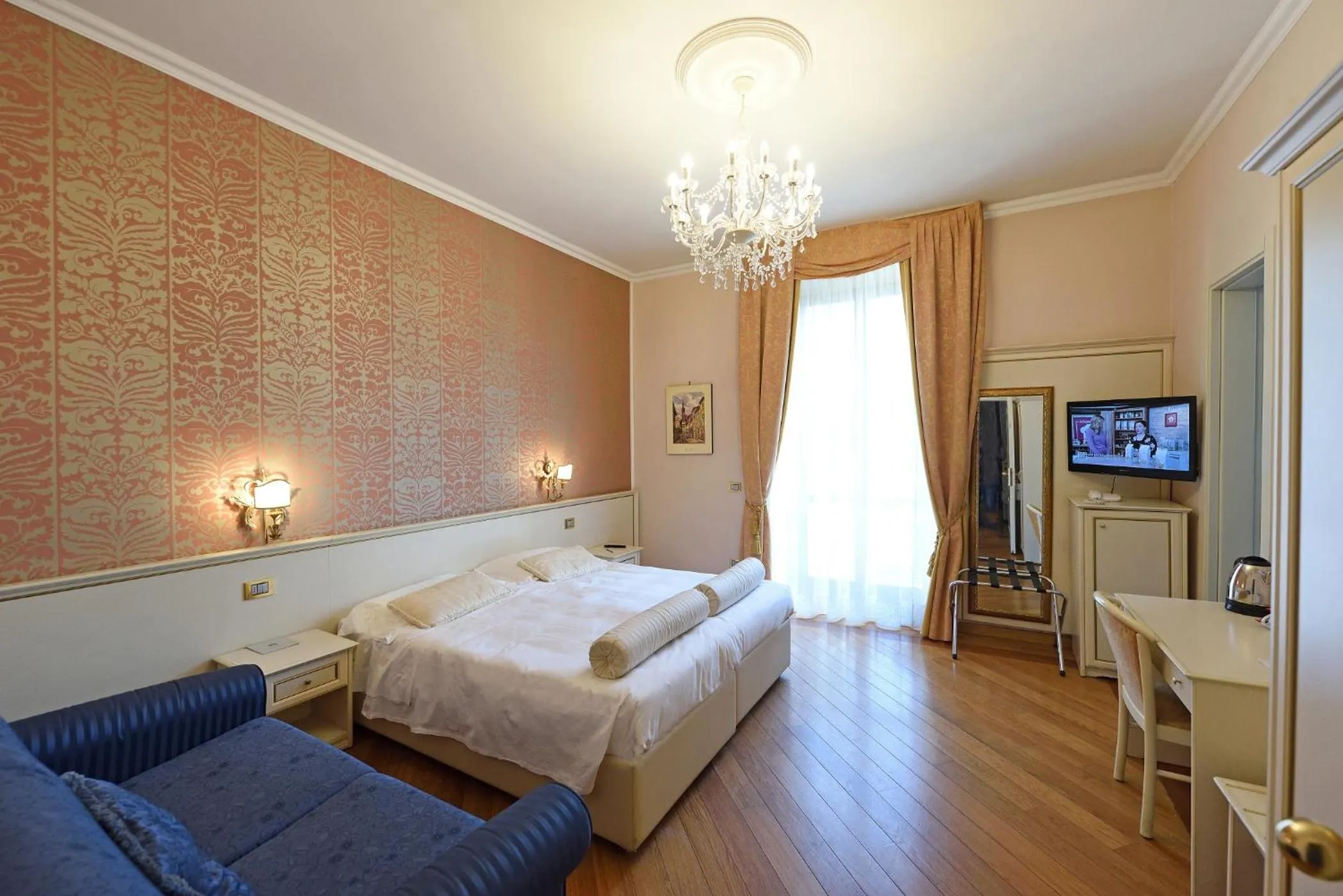 Photo of the whole room, Bed in Relais La Corte di Cloris