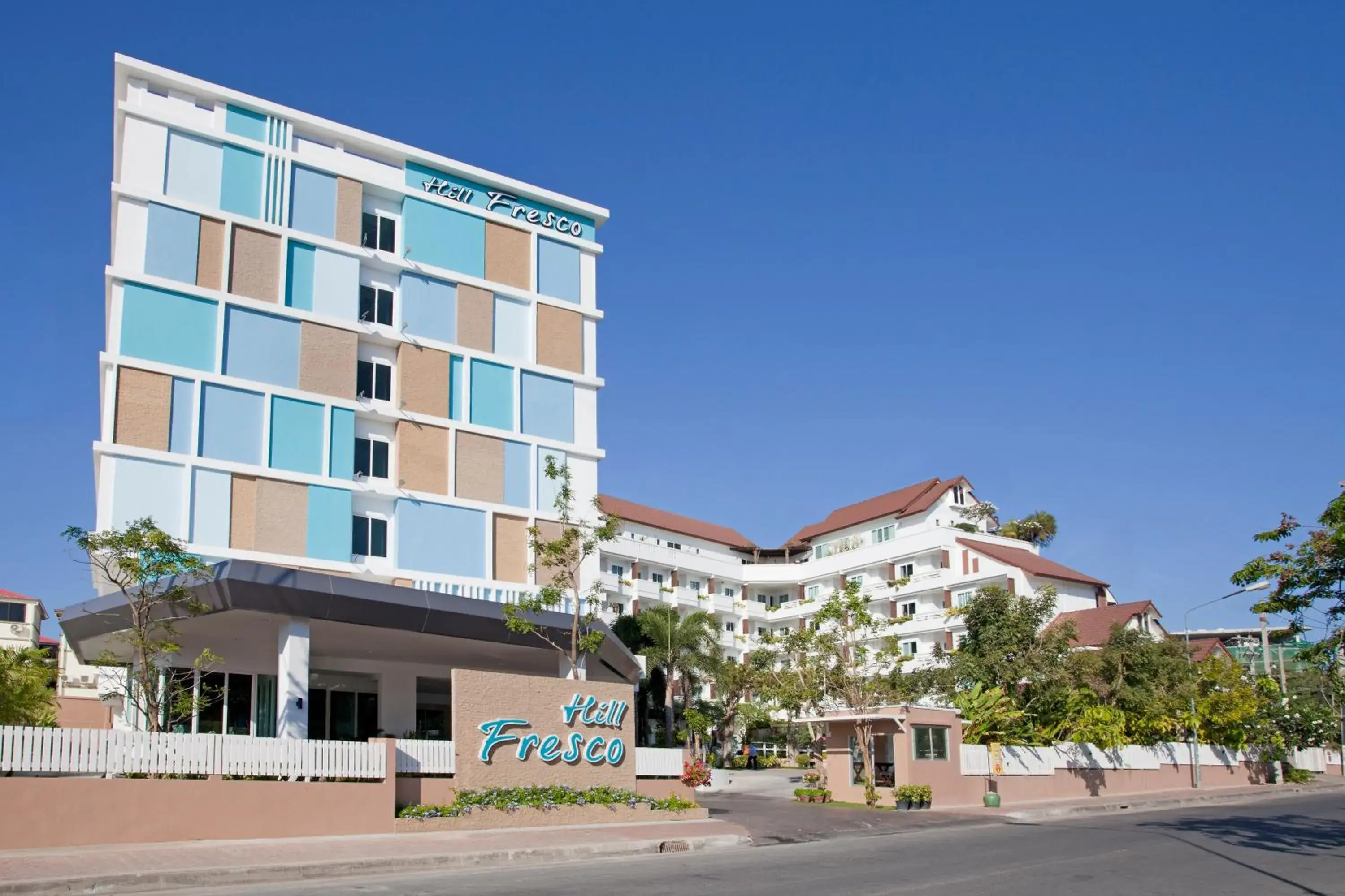 Facade/entrance in Hill Fresco Hotel Facade/entrance in Hill Fresco Hotel