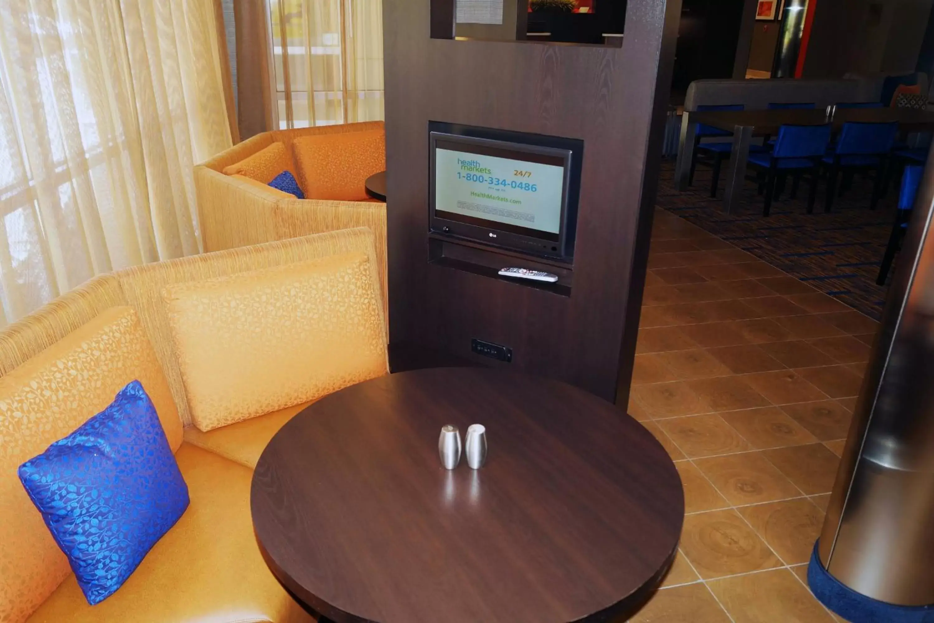 Other, Seating Area in Courtyard by Marriott Philadelphia Bensalem