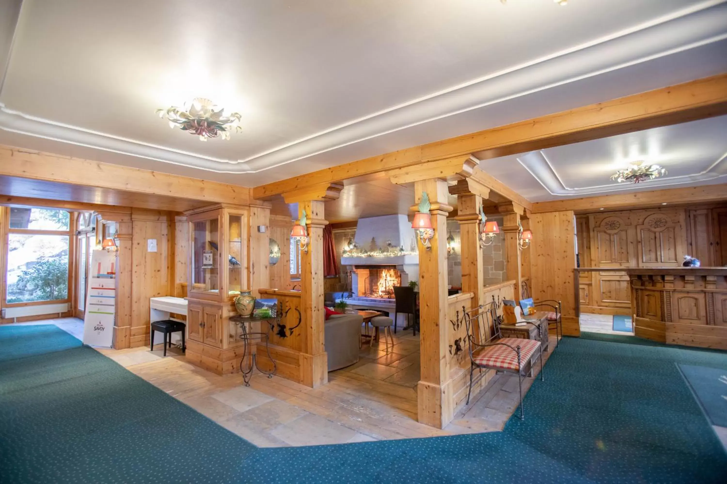 Lobby or reception in Les Balcons du Savoy