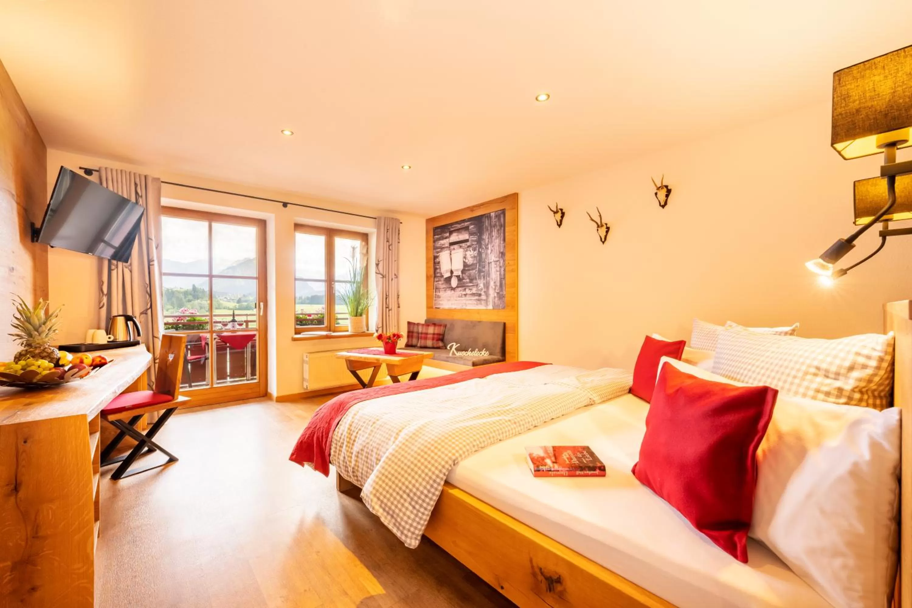 Photo of the whole room, Bed in Familien- und Wellnesshotel "Viktoria"