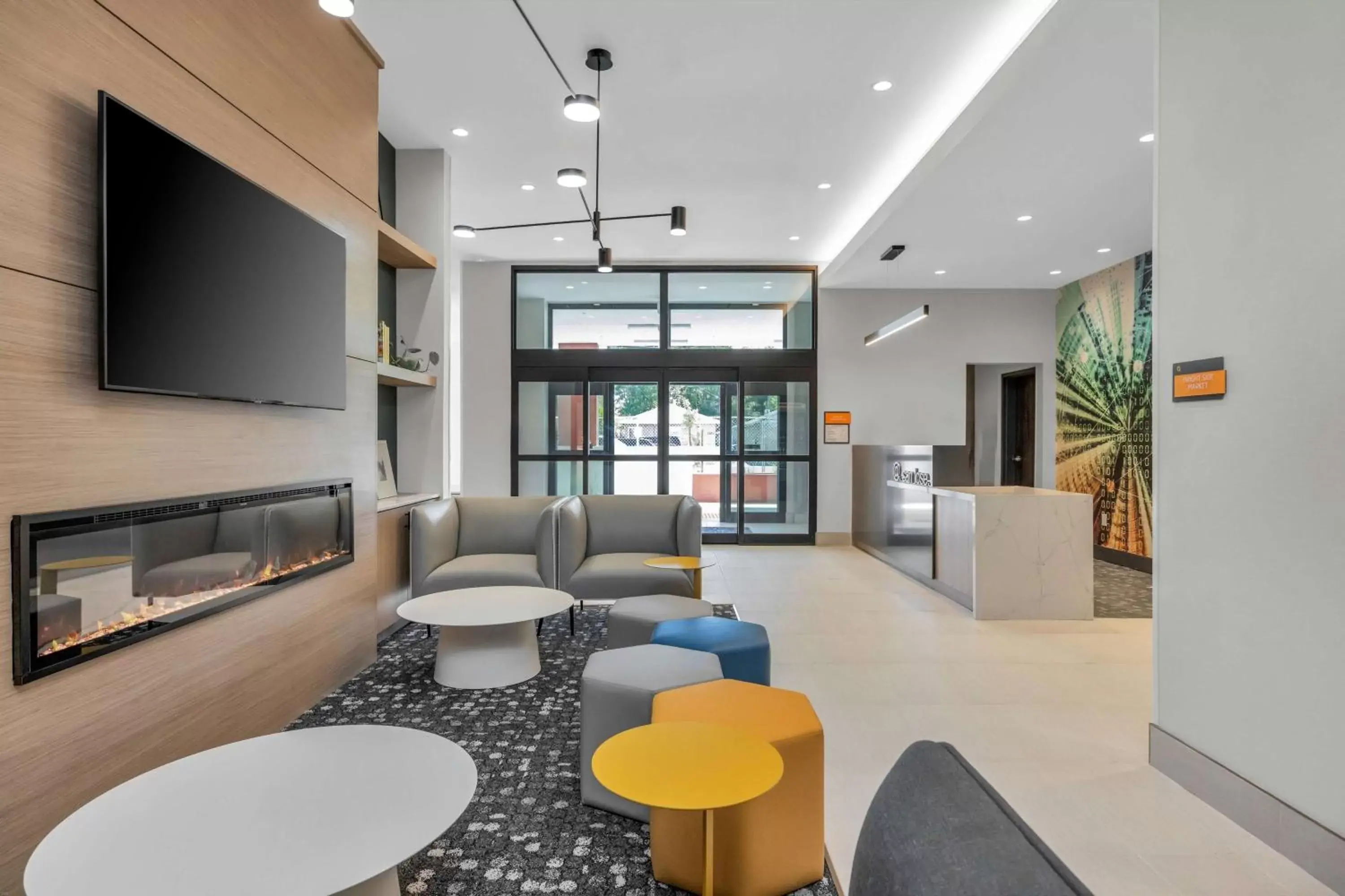 Lobby or reception, Lounge/Bar in La Quinta Inn & Suites by Wyndham San Jose Silicon Valley