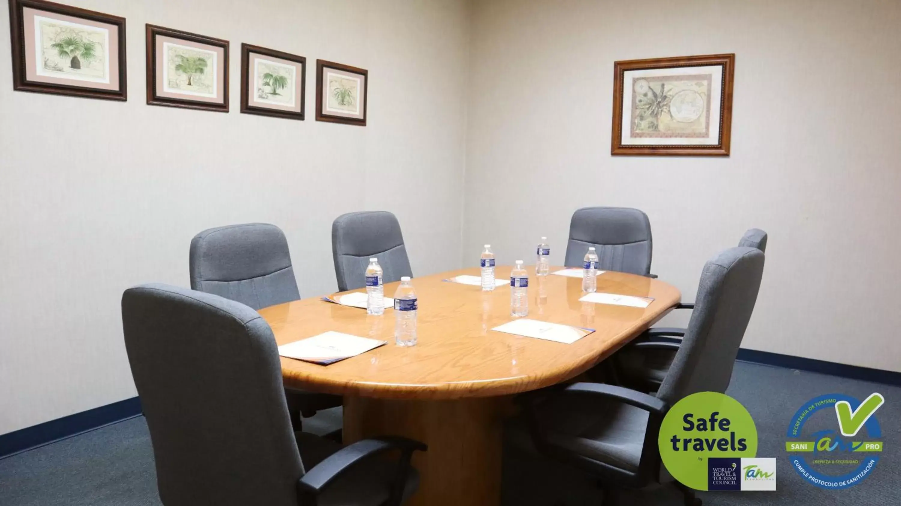 Business facilities in Rio Vista Inn Business High Class Tampico