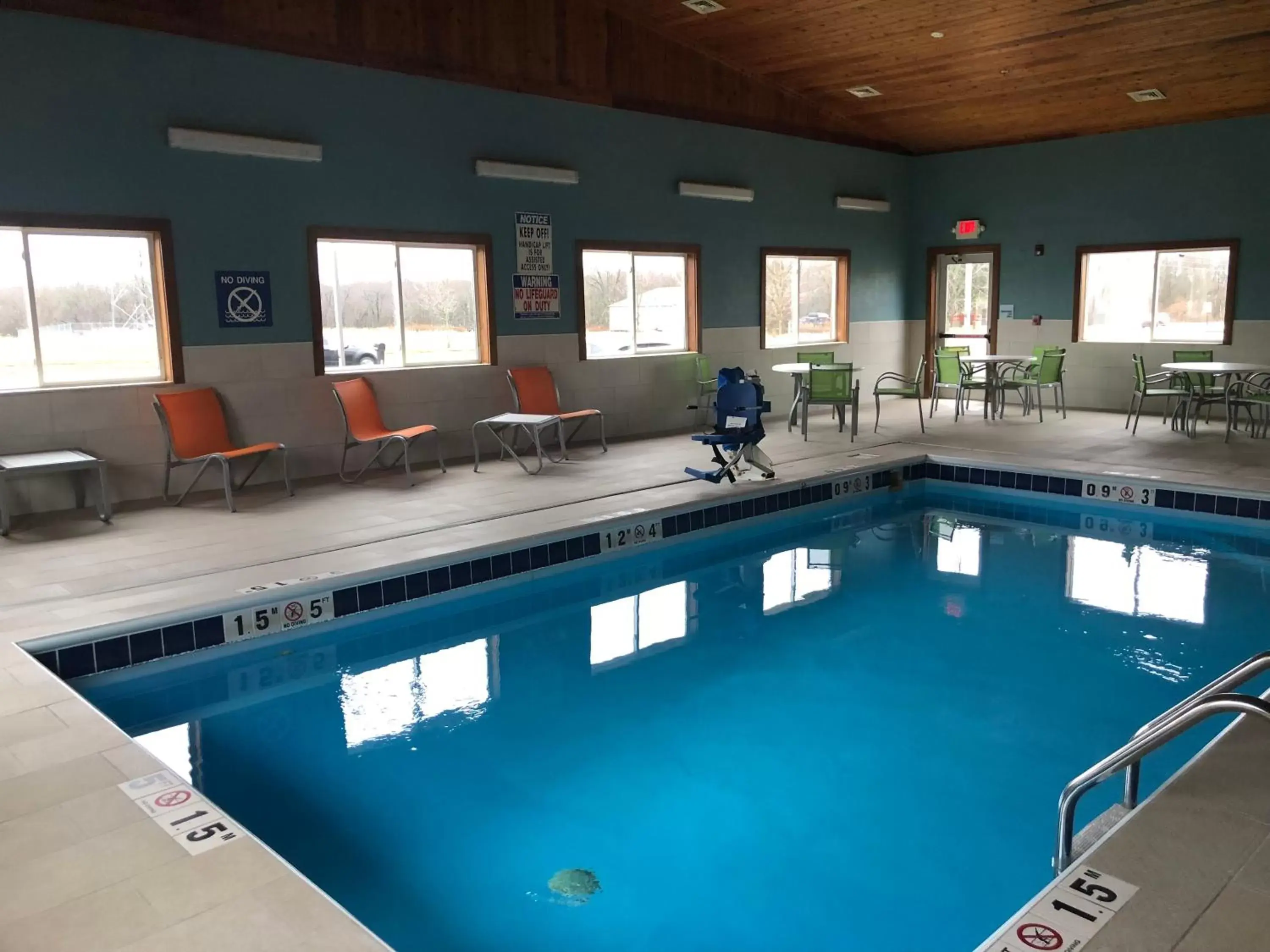 Pool view, Swimming Pool in Holiday Inn Express Mt. Vernon, an IHG Hotel