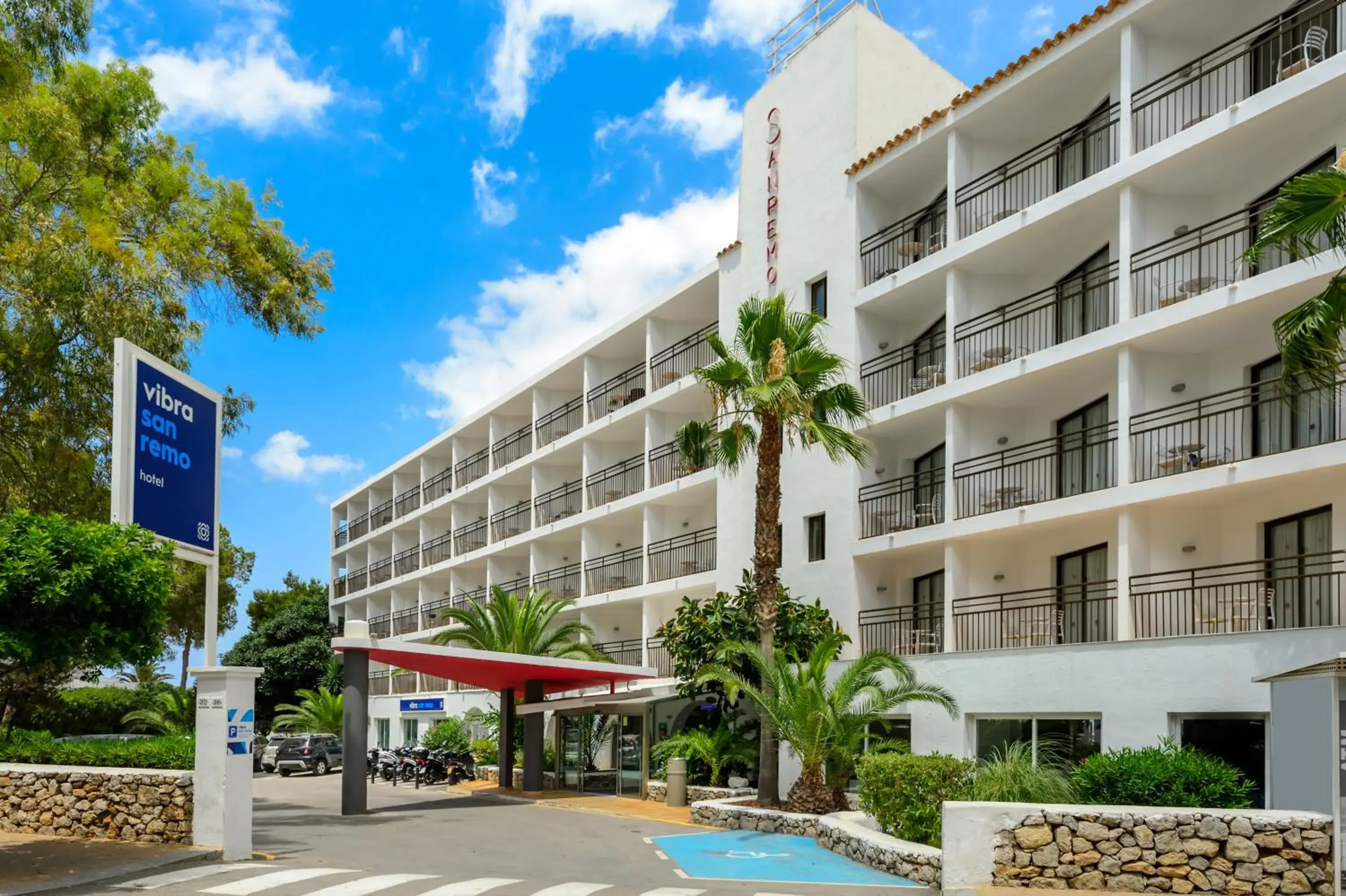 Facade/entrance, Property Building in Hotel Playasol San Remo