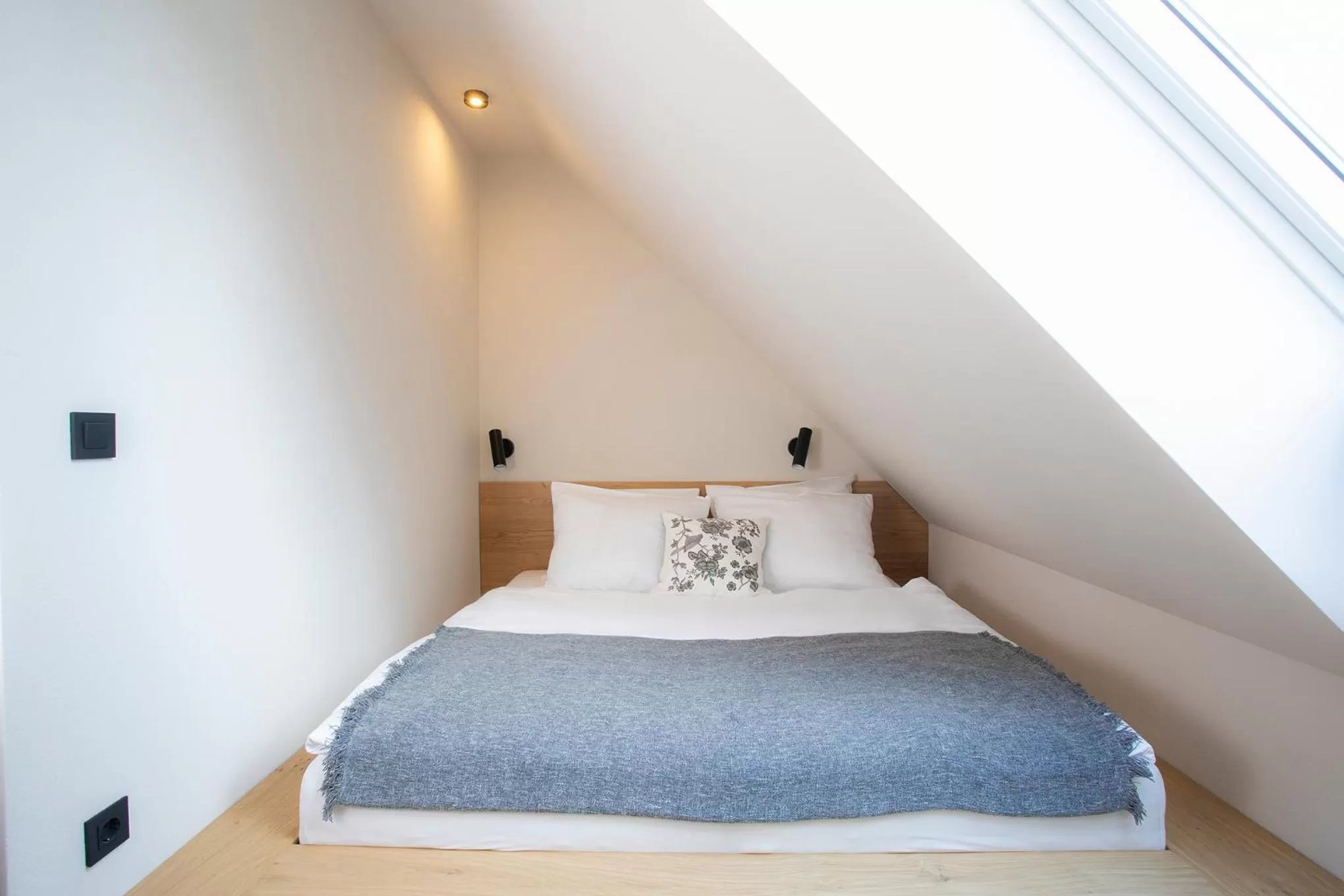 Bed in House Troha - Rooms & Apartments