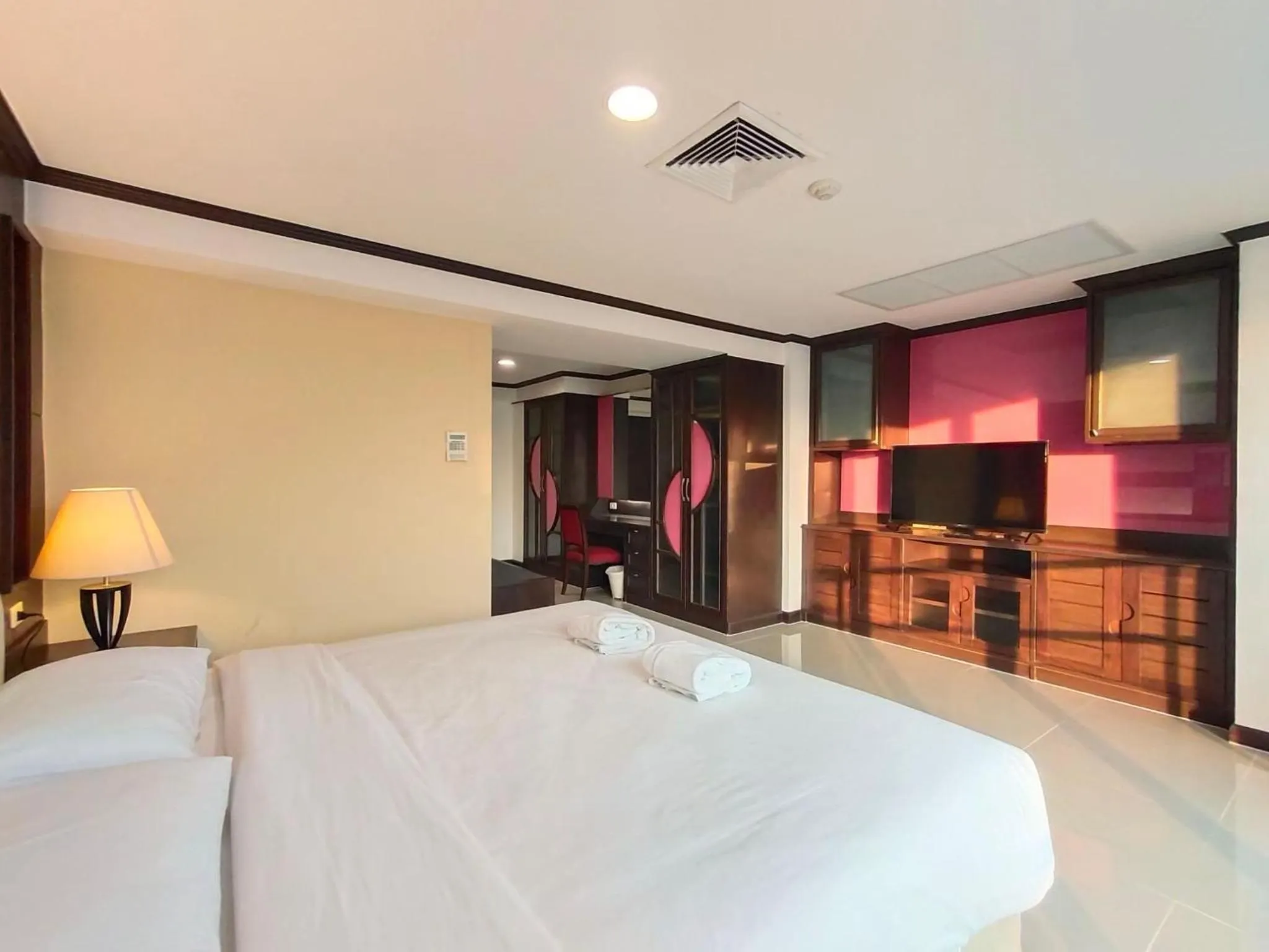 Bed in Ebina House - SHA Extra Plus