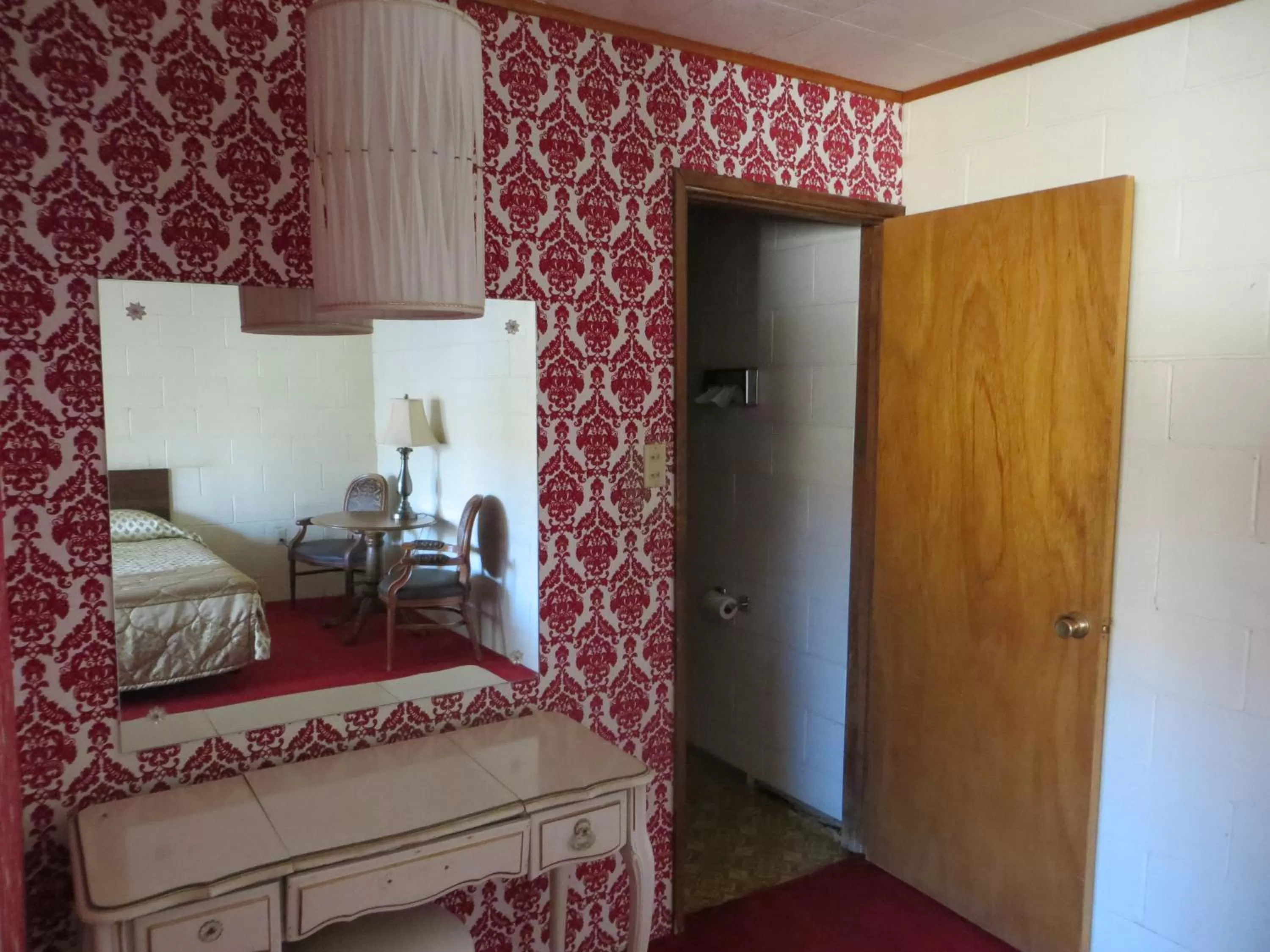 Seating area in Alamo Inn