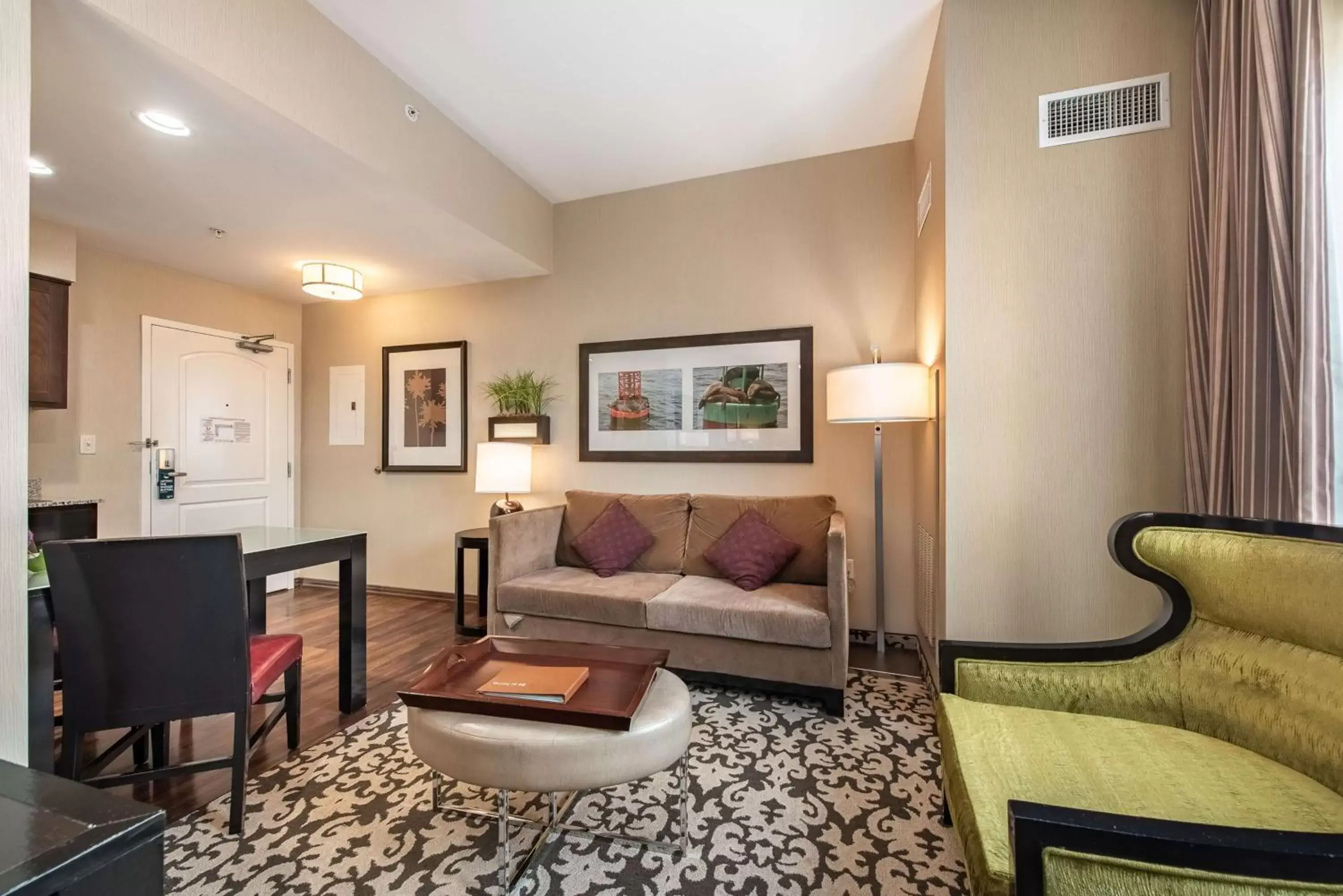 Living room, Seating Area in Homewood Suites by Hilton Oxnard/Camarillo