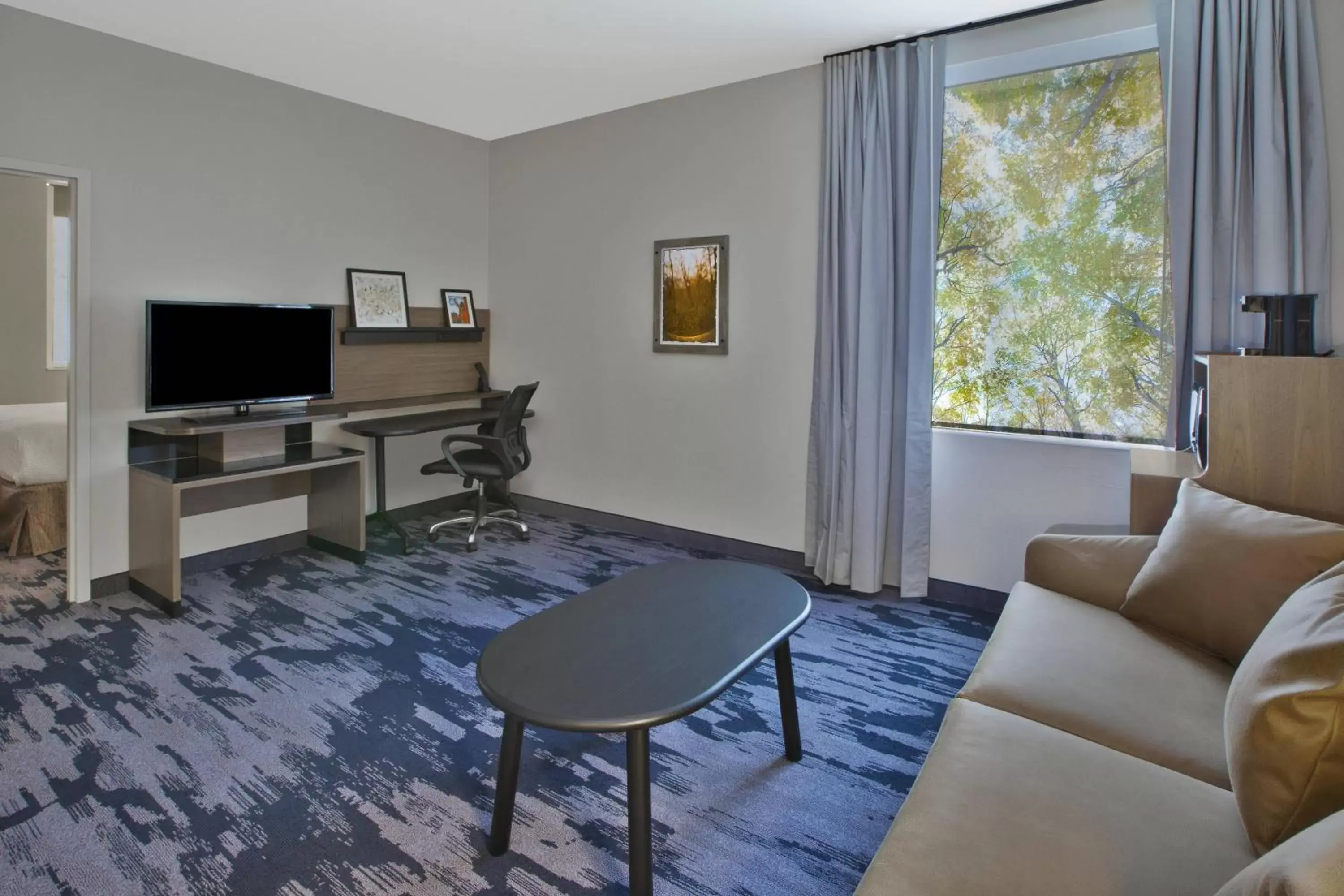Living room, Seating Area in Fairfield Inn & Suites by Marriott Milwaukee Downtown