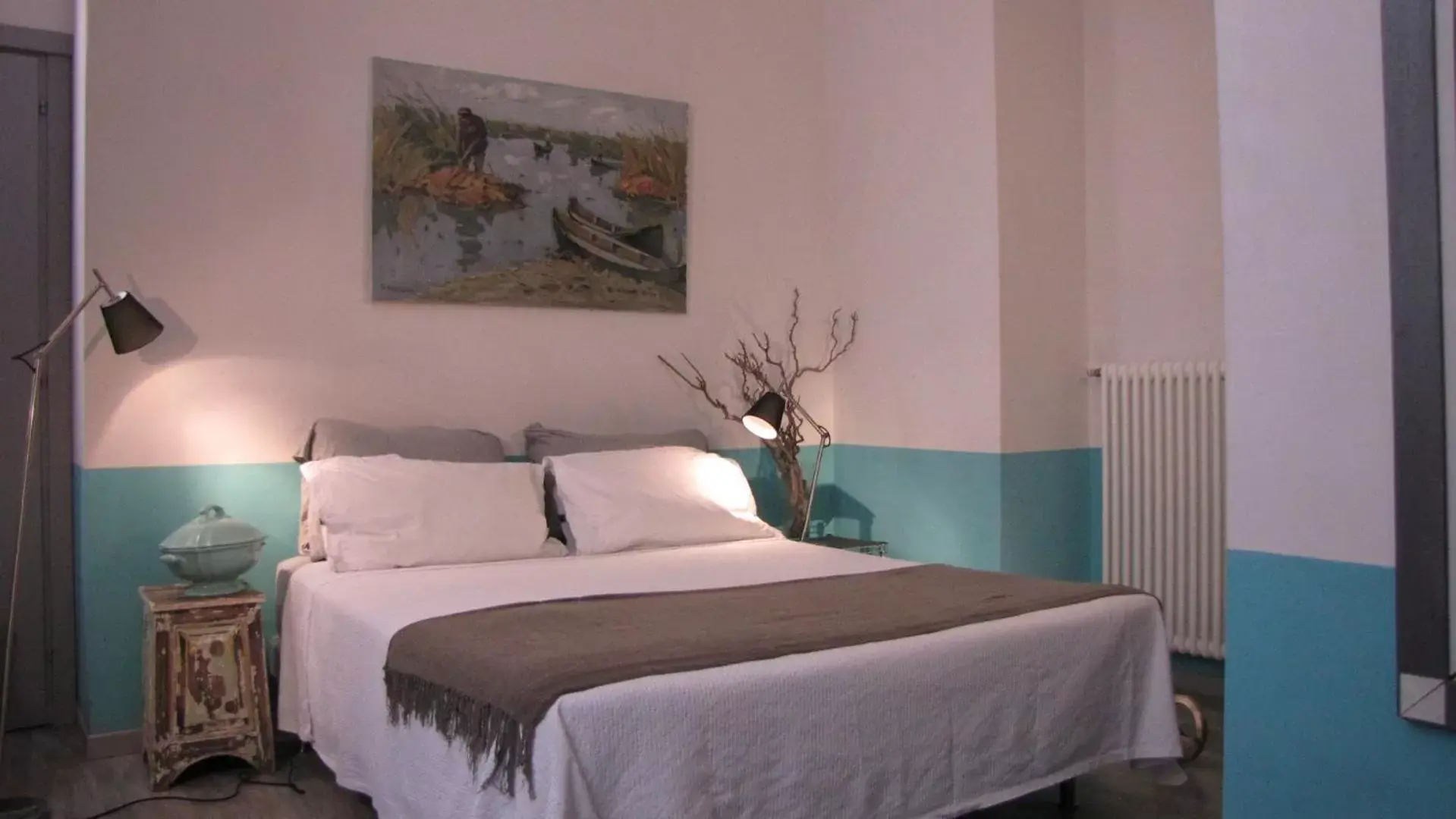 Bedroom, Bed in Trastevere Colors