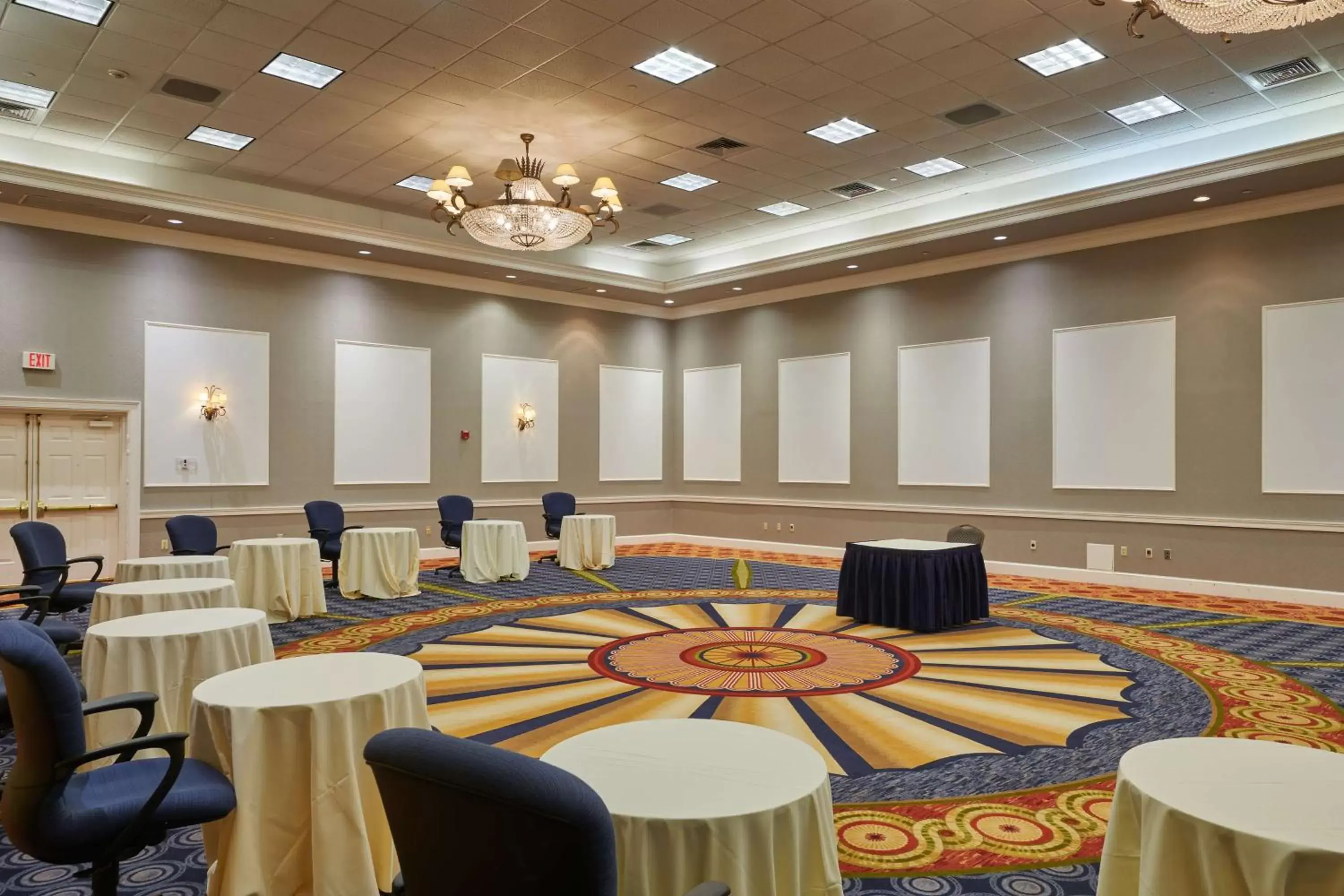 Meeting/conference room, Banquet Facilities in Virginia Crossings Hotel, Tapestry Collection by Hilton