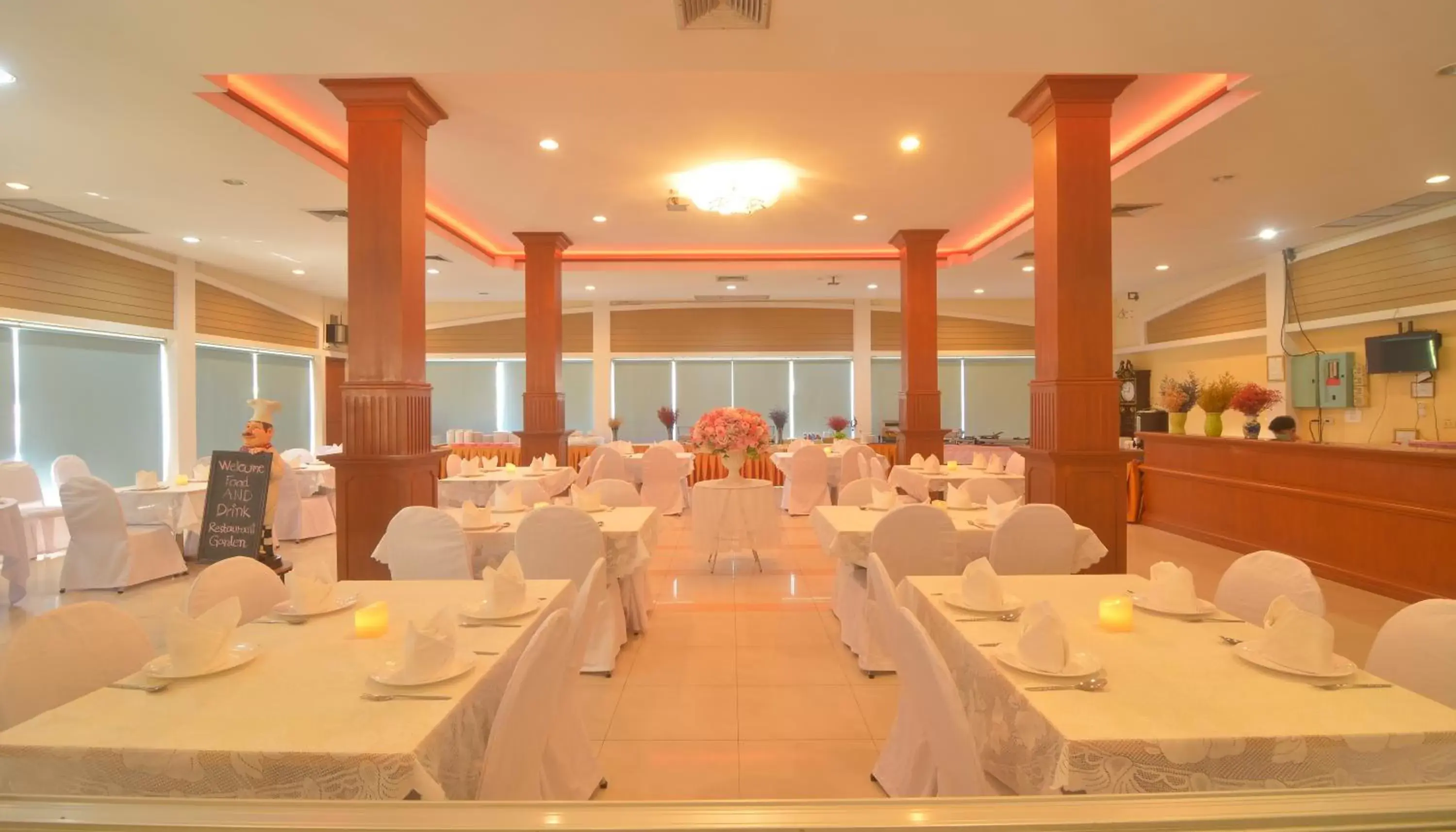 Restaurant/Places to Eat in Chumphon Gardens Hotel