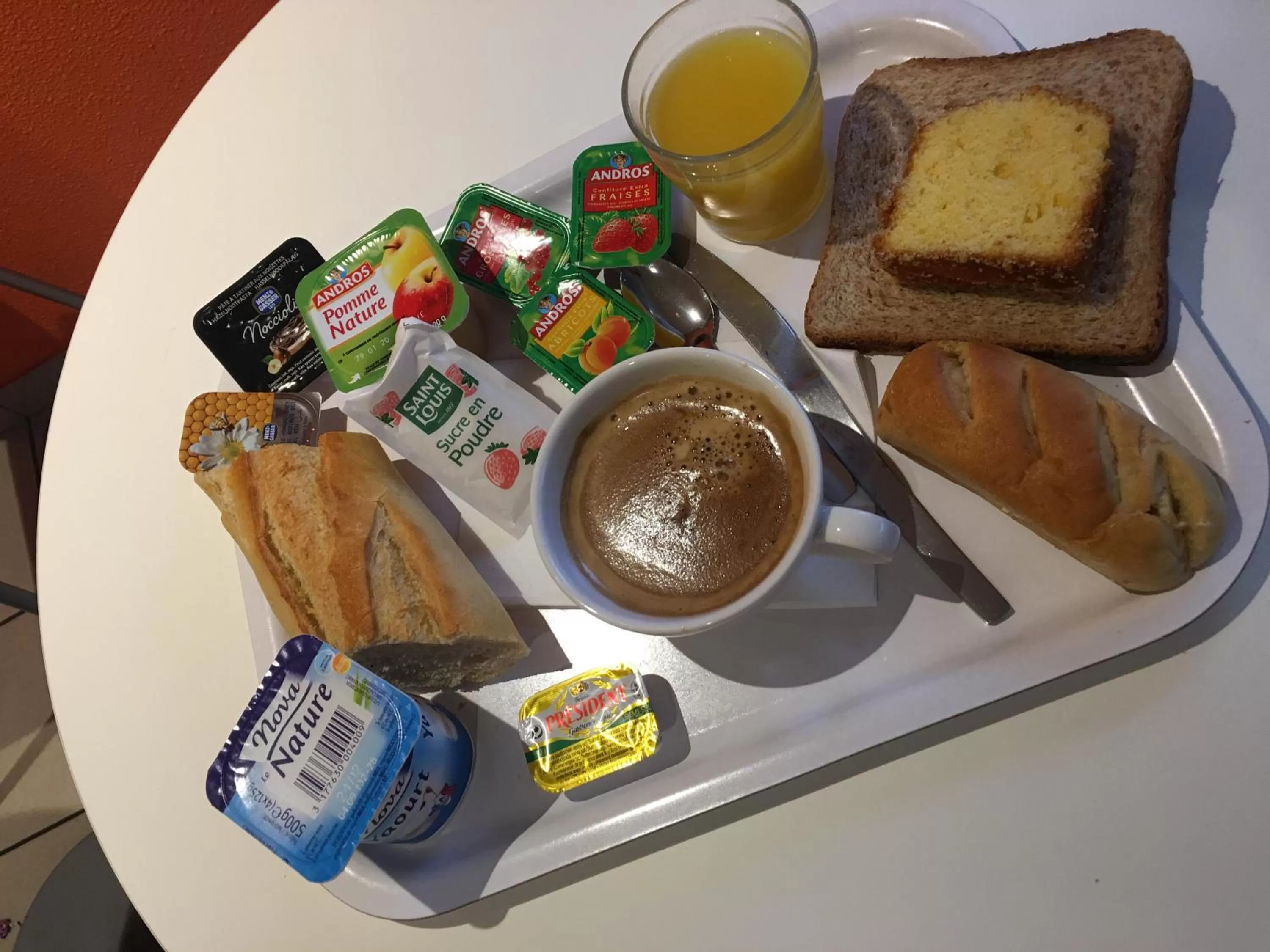 Food and drinks in Premiere Classe Vannes