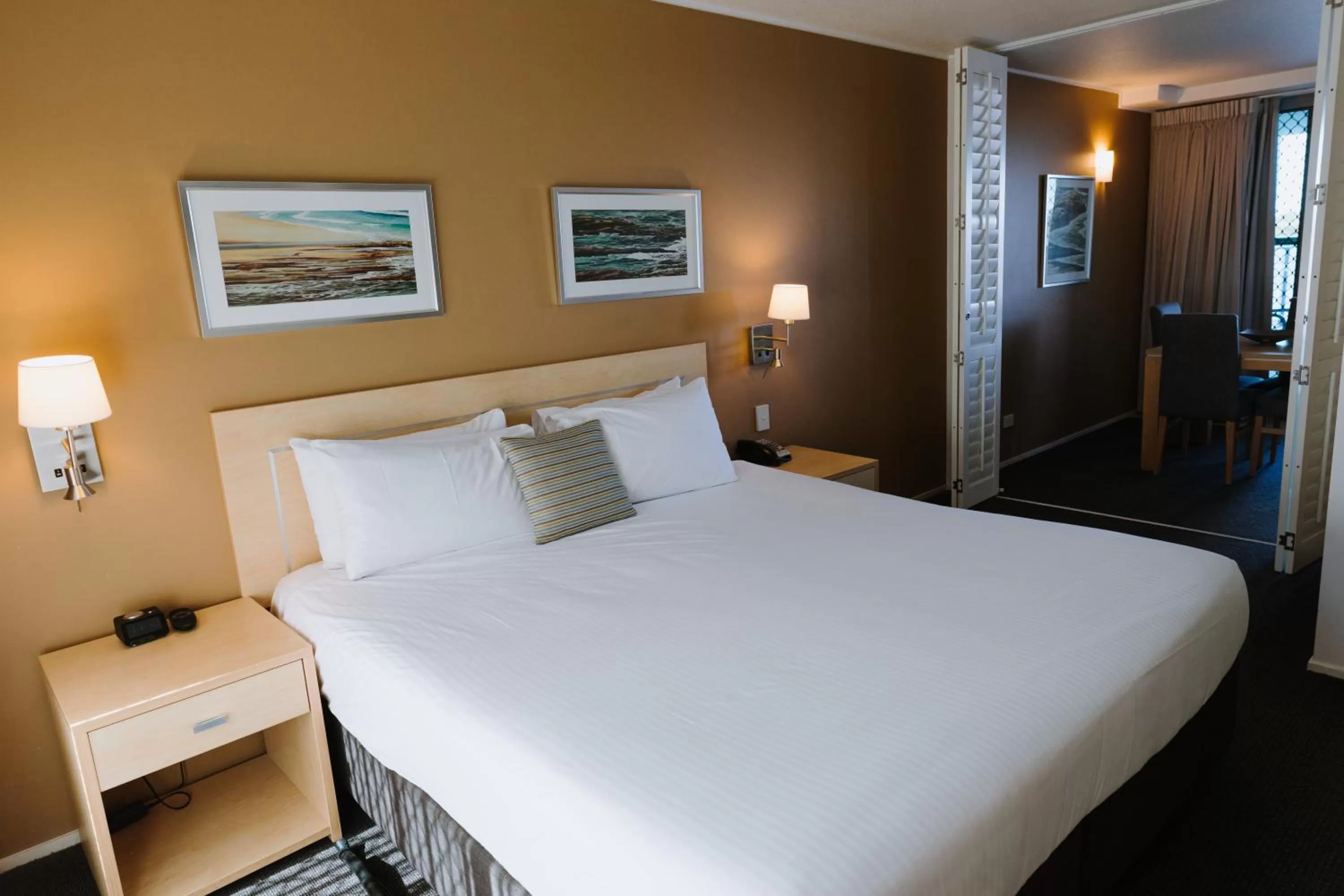 Bed in Ramada Hotel & Suites by Wyndham Ballina Byron