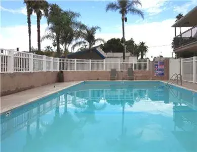 Swimming Pool in Raincross Hotel Riverside