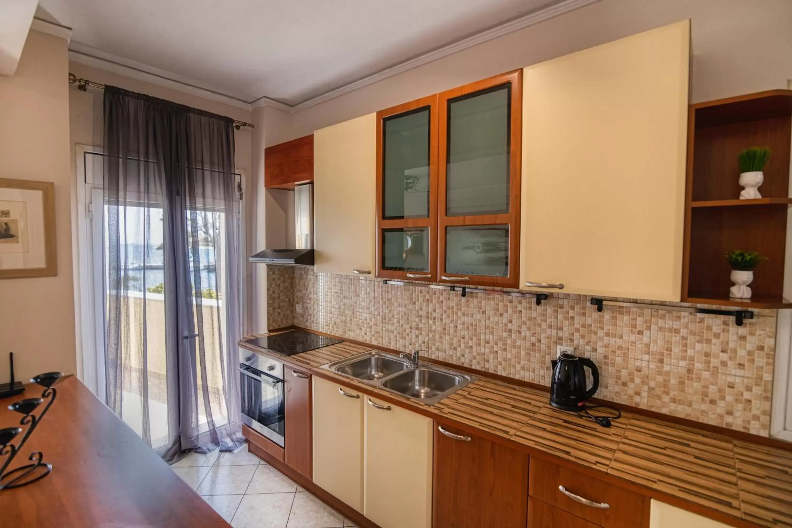 Kitchen or kitchenette, Kitchen/Kitchenette in Votsalakia Hotel & Suites