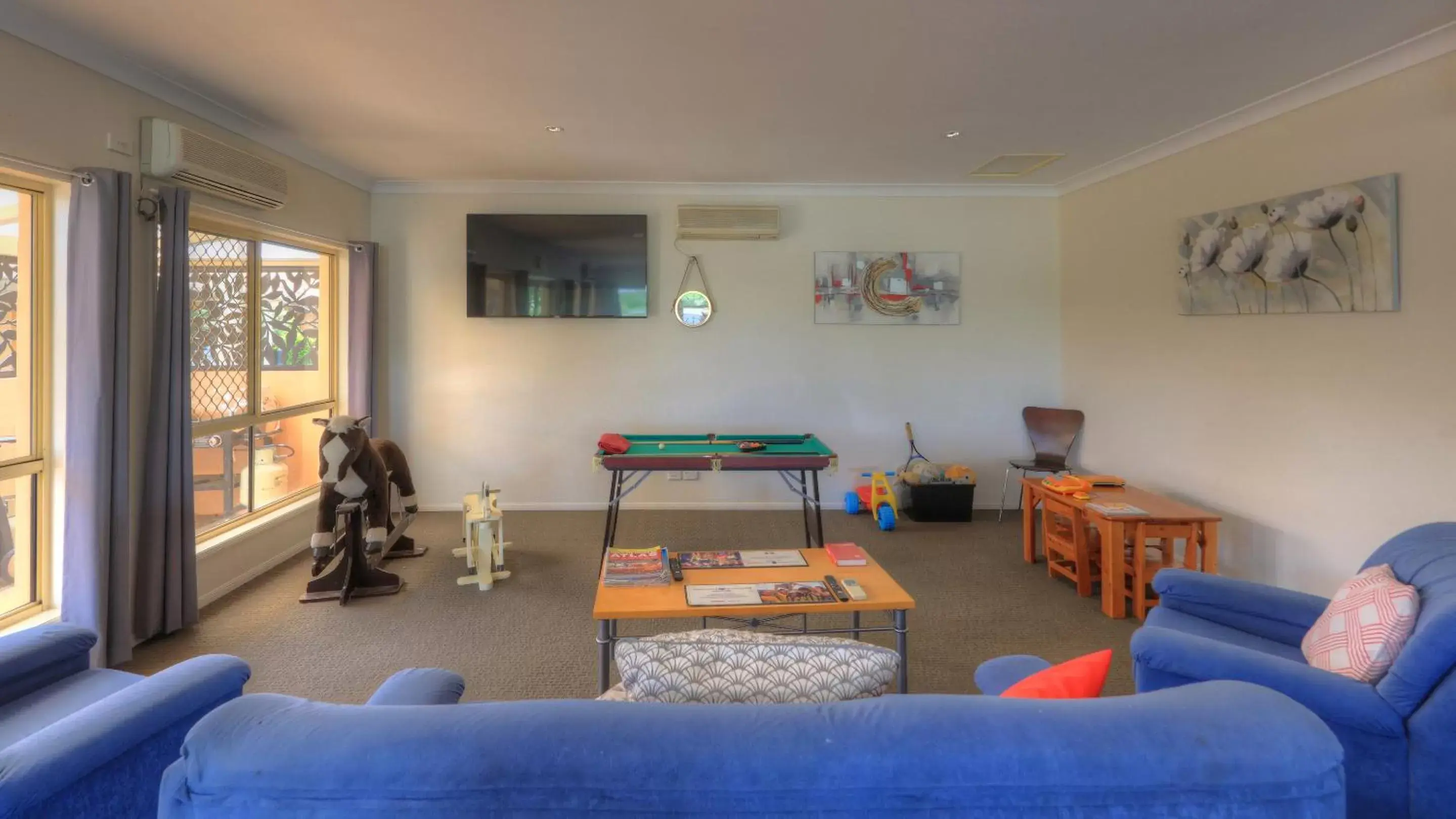 Seating Area in Country Roads Motor Inn