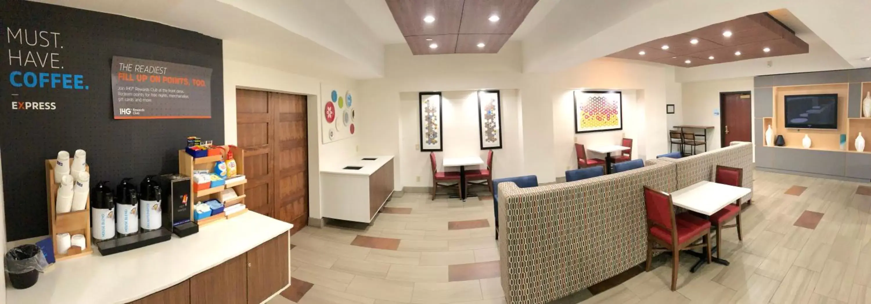 Restaurant/places to eat, Lobby/Reception in Holiday Inn Express Hotel & Suites Decatur, TX, an IHG Hotel