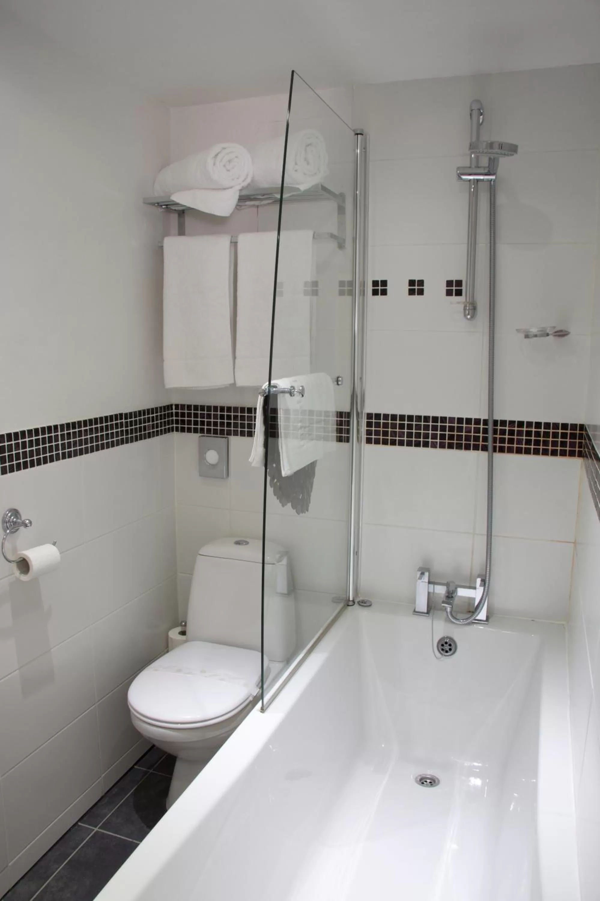 Bathroom in The Oak House Hotel