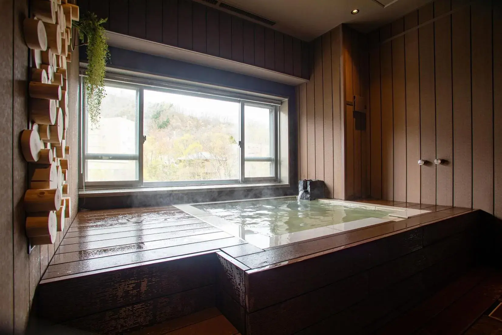 Hot Spring Bath in Shogetsu Grand Hotel