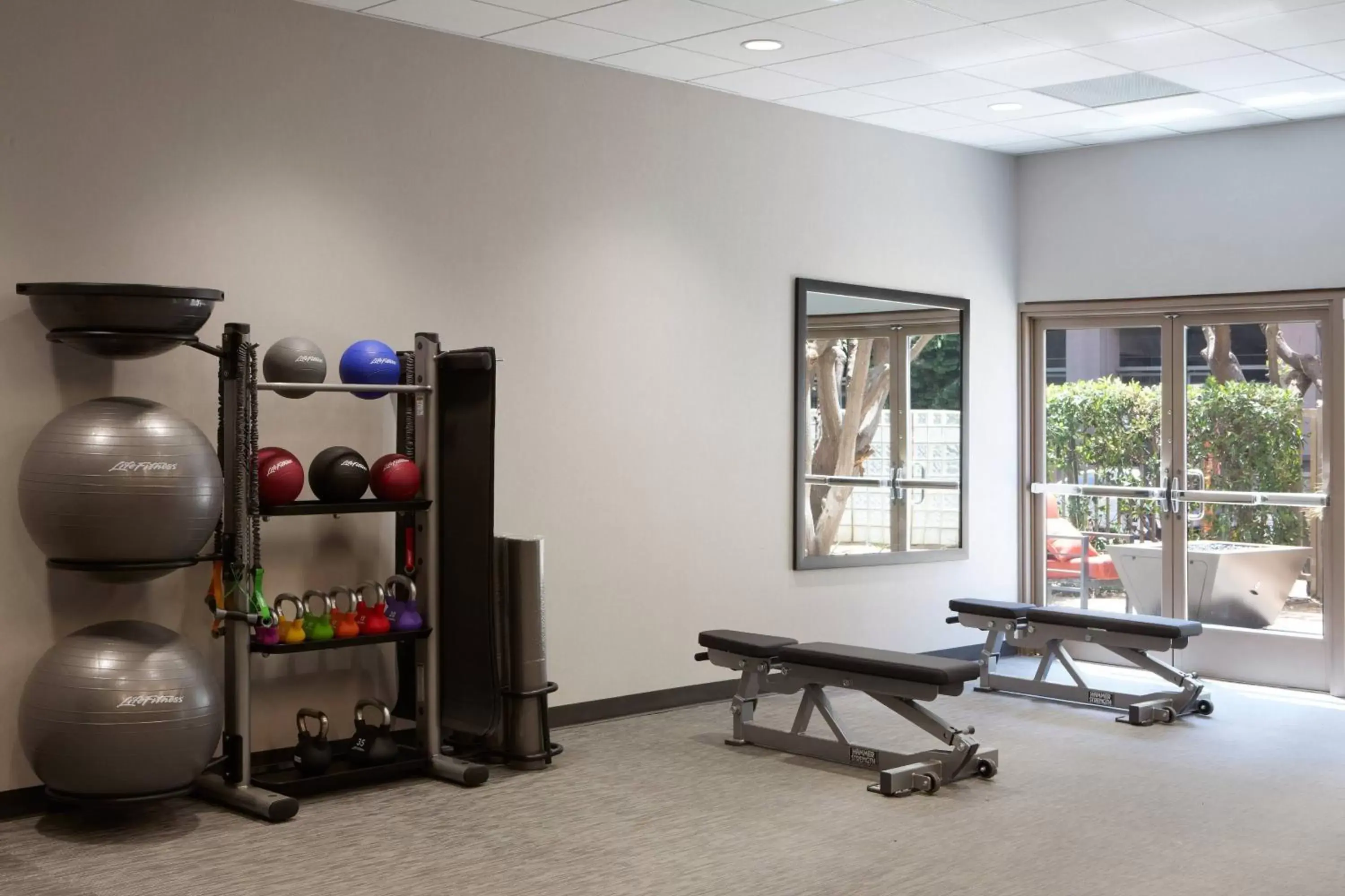 Fitness centre/facilities, Fitness Center/Facilities in Courtyard by Marriott Los Angeles LAX / Century Boulevard