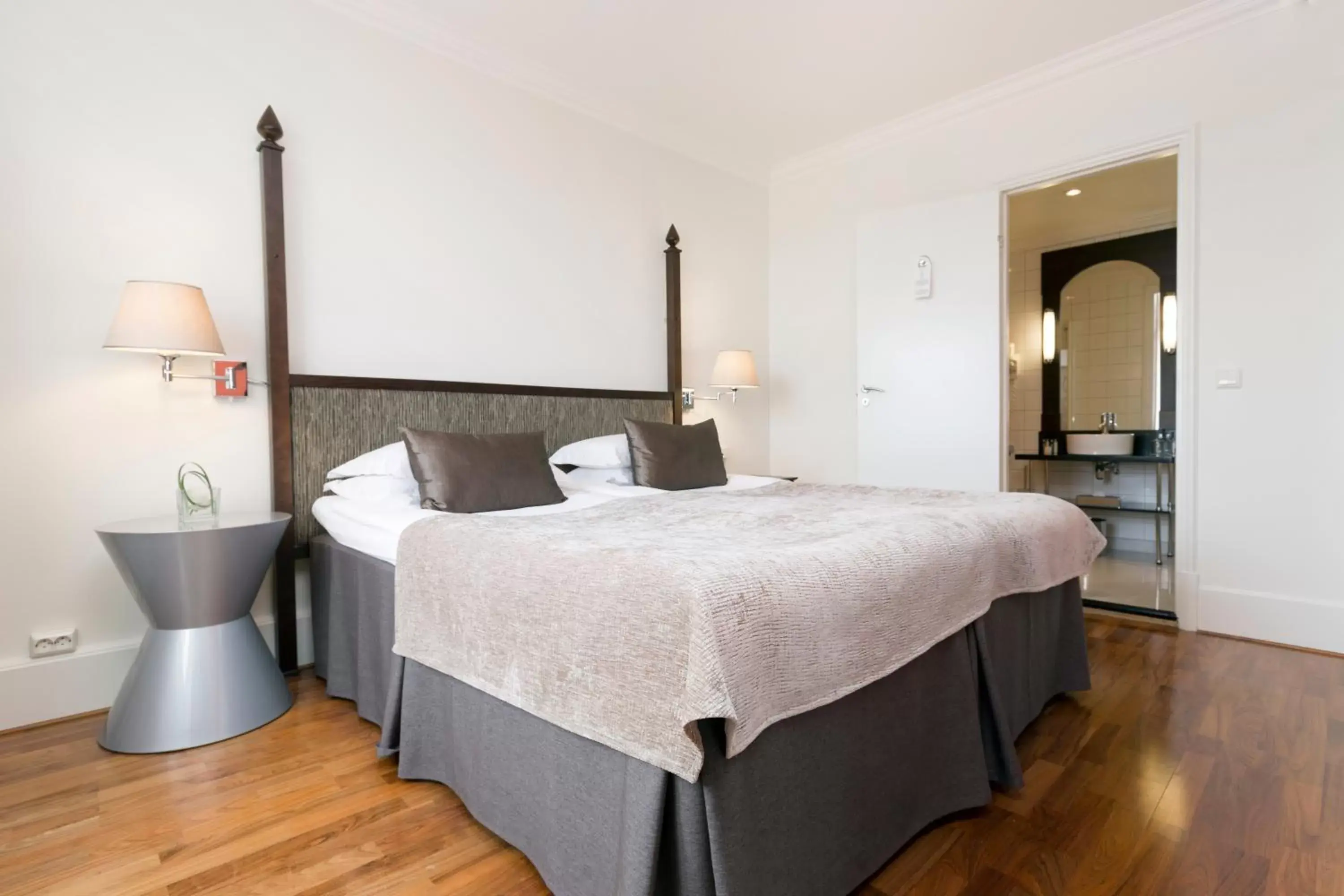 Junior Suite in Elite Park Avenue Hotel Junior Suite in Elite Park Avenue Hotel