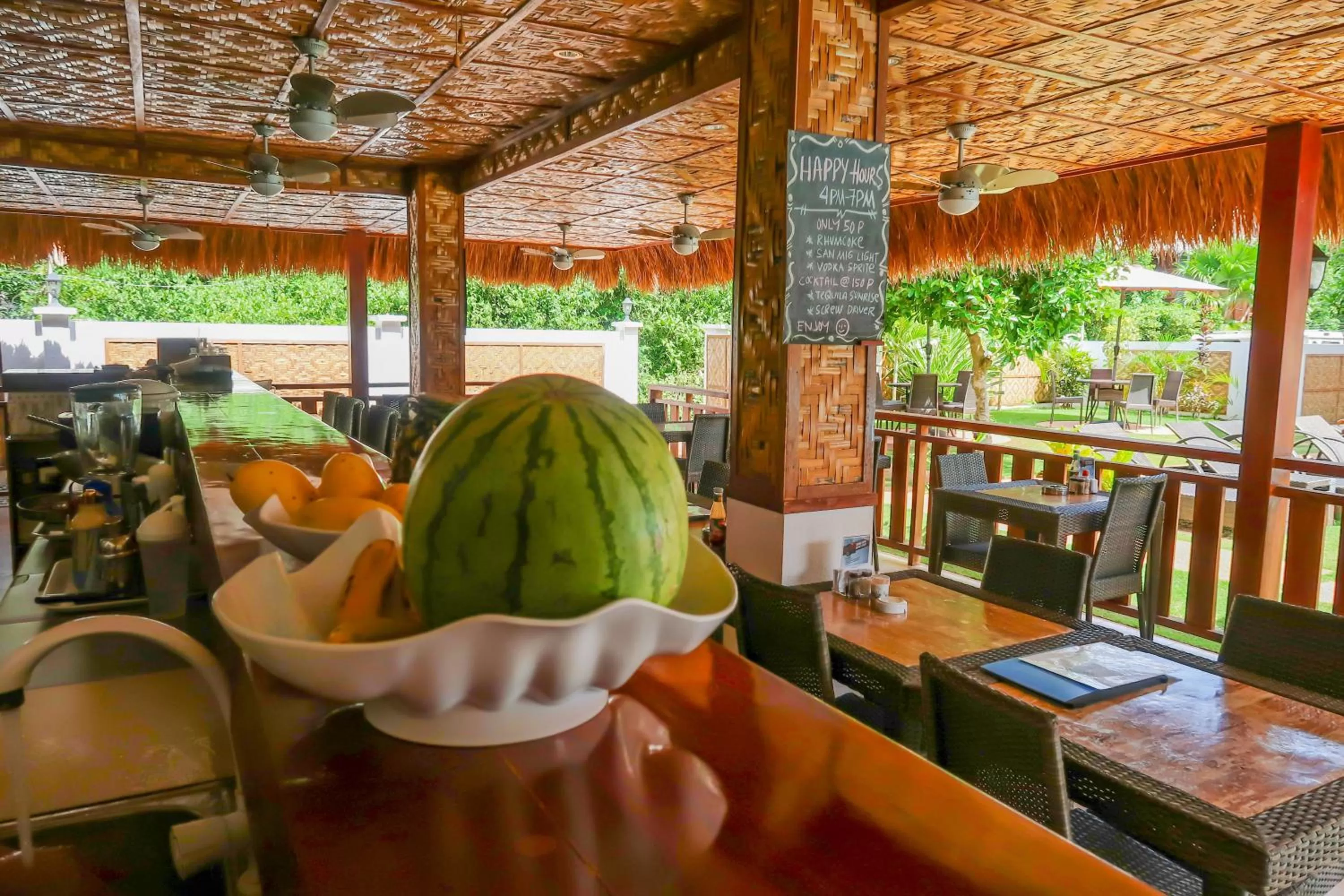 Communal lounge/ TV room in Scent of Green Papaya