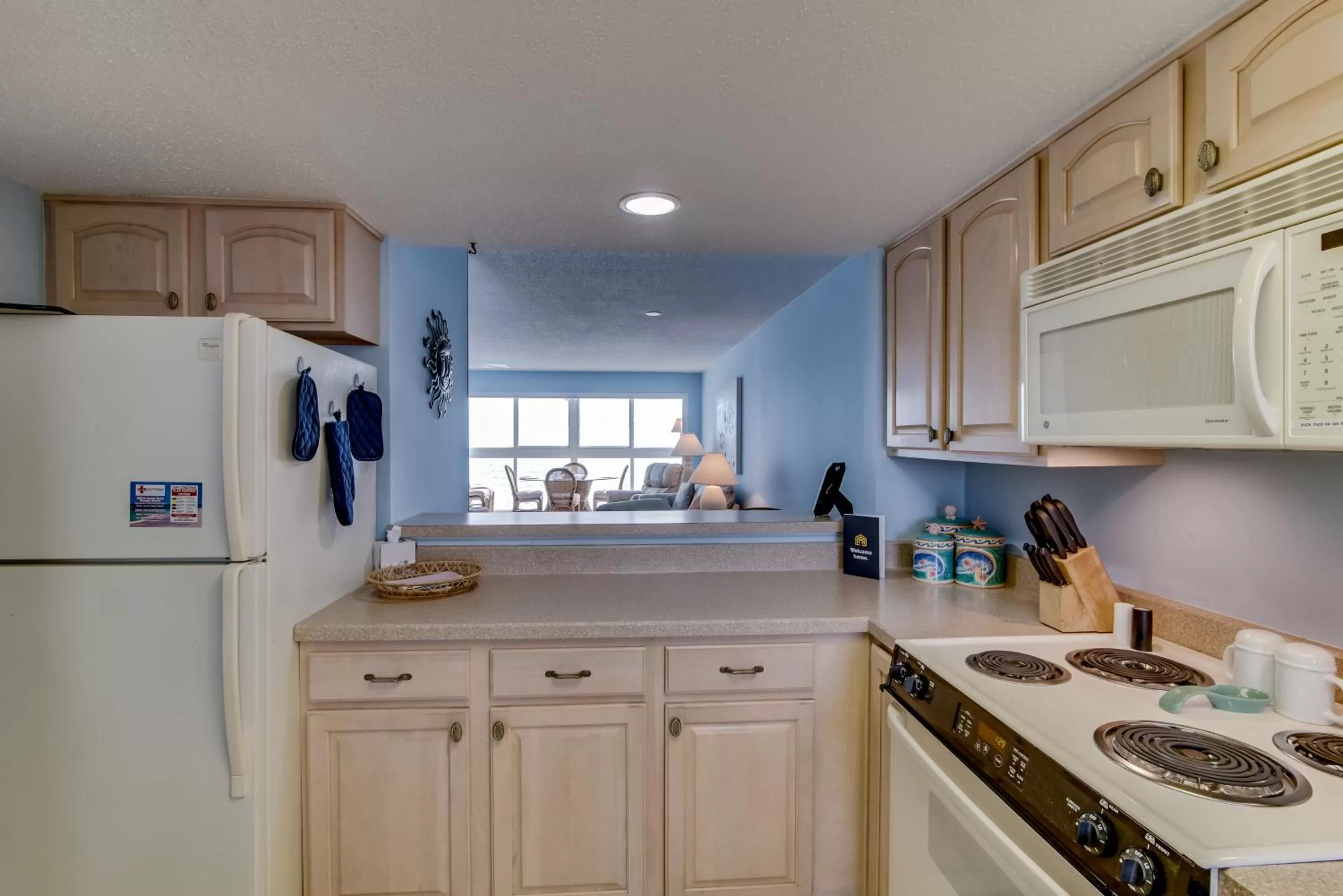 Kitchen/Kitchenette in Edgewater West #62