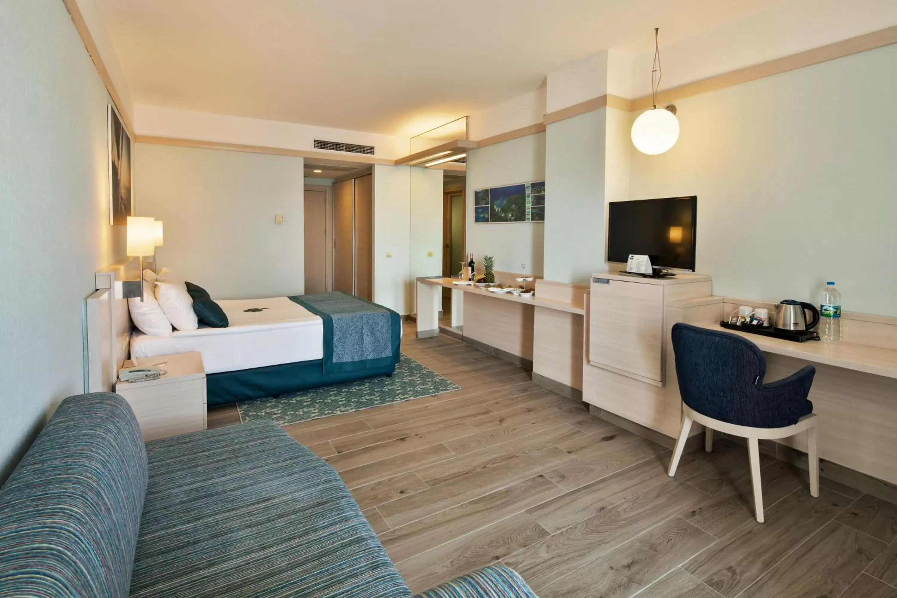 Living room, Bed in La Blanche Resort & Spa Living room, Bed in La Blanche Resort & Spa