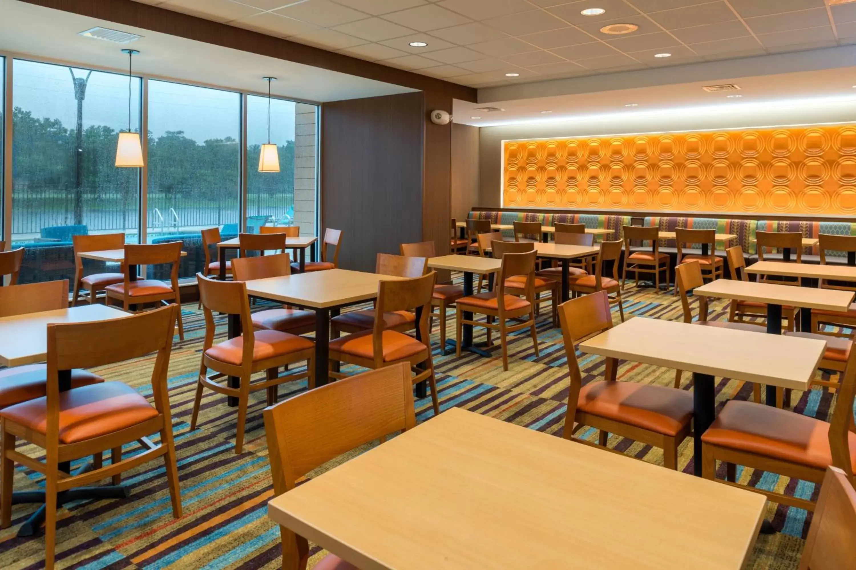 Breakfast, Restaurant/Places to Eat in Fairfield Inn & Suites by Marriott Orlando East/UCF Area