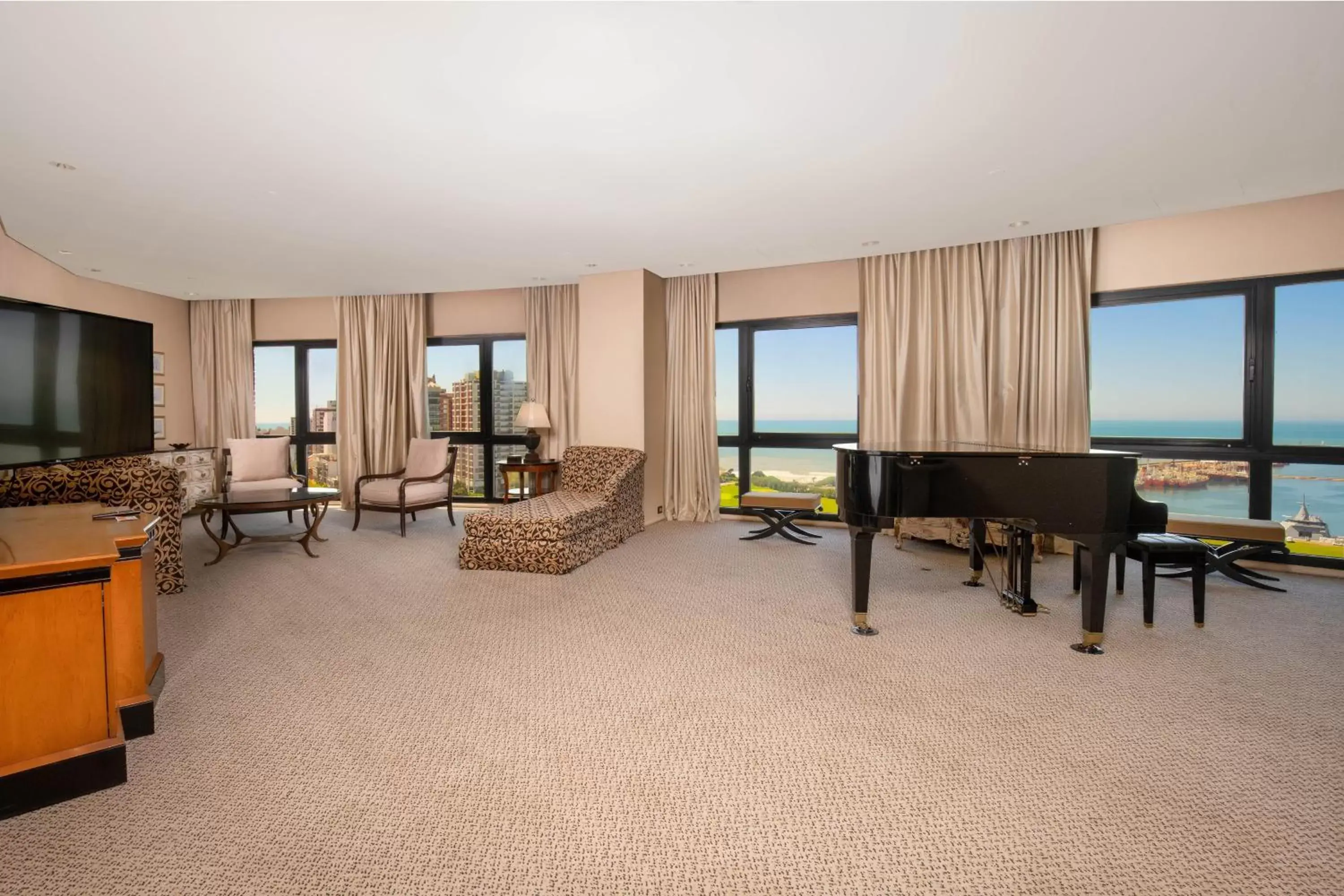 Living room, Seating Area in Sheraton Mar Del Plata Hotel