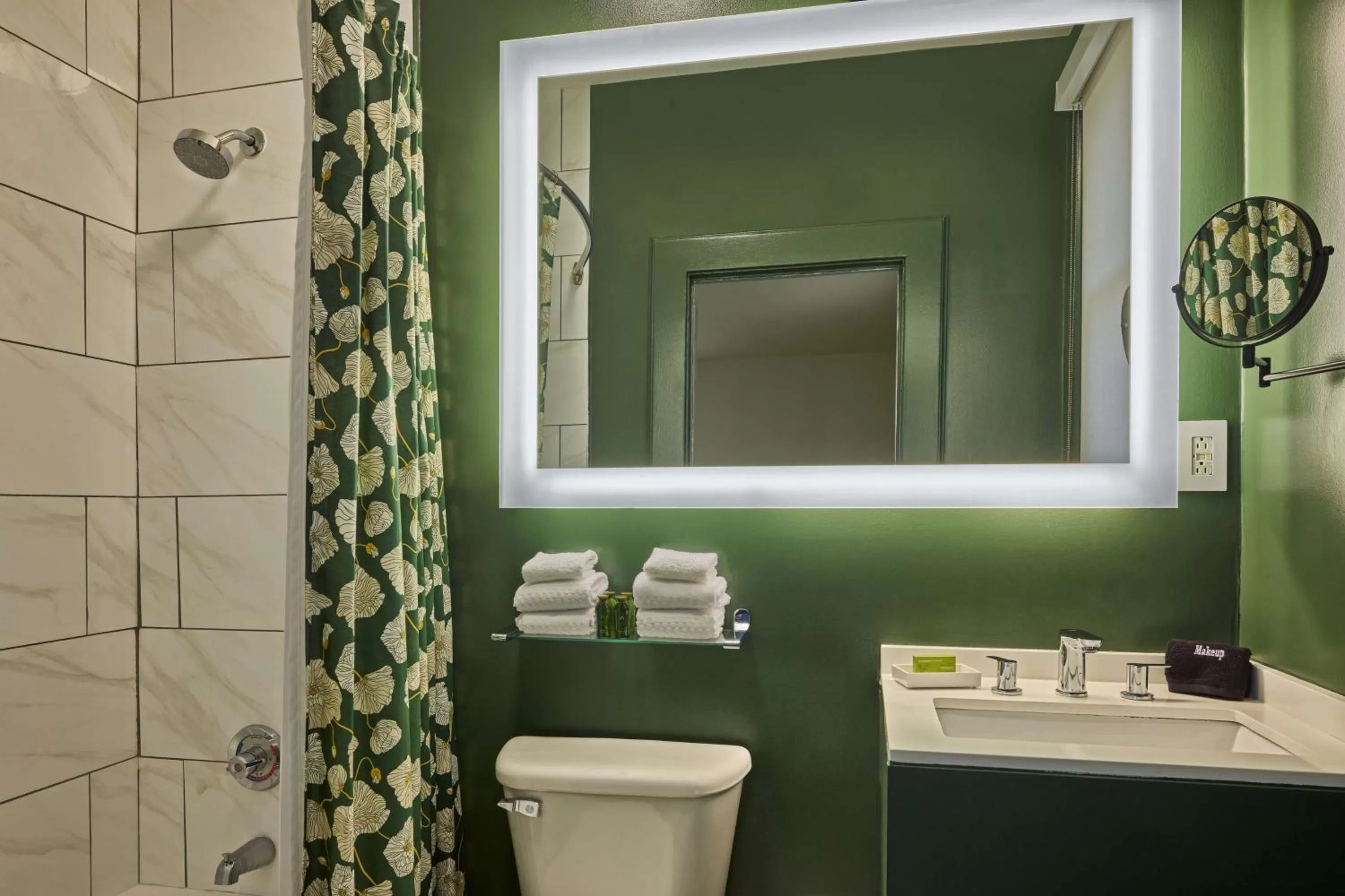 Bathroom in The Partridge Inn Augusta, Curio Collection by Hilton