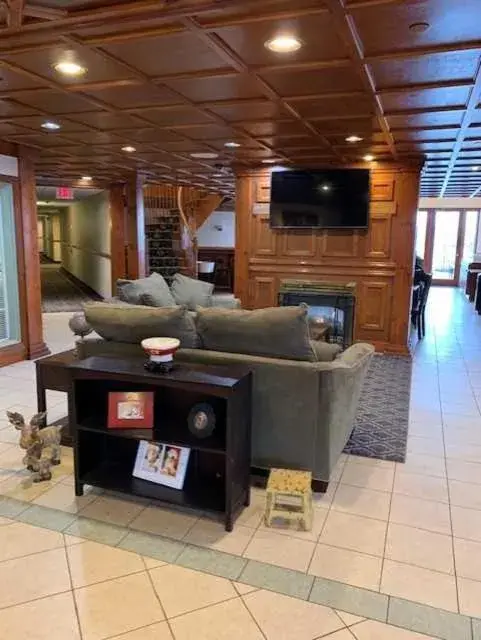 Lobby or reception, Lobby/Reception in Host Inn an All Suites Hotel