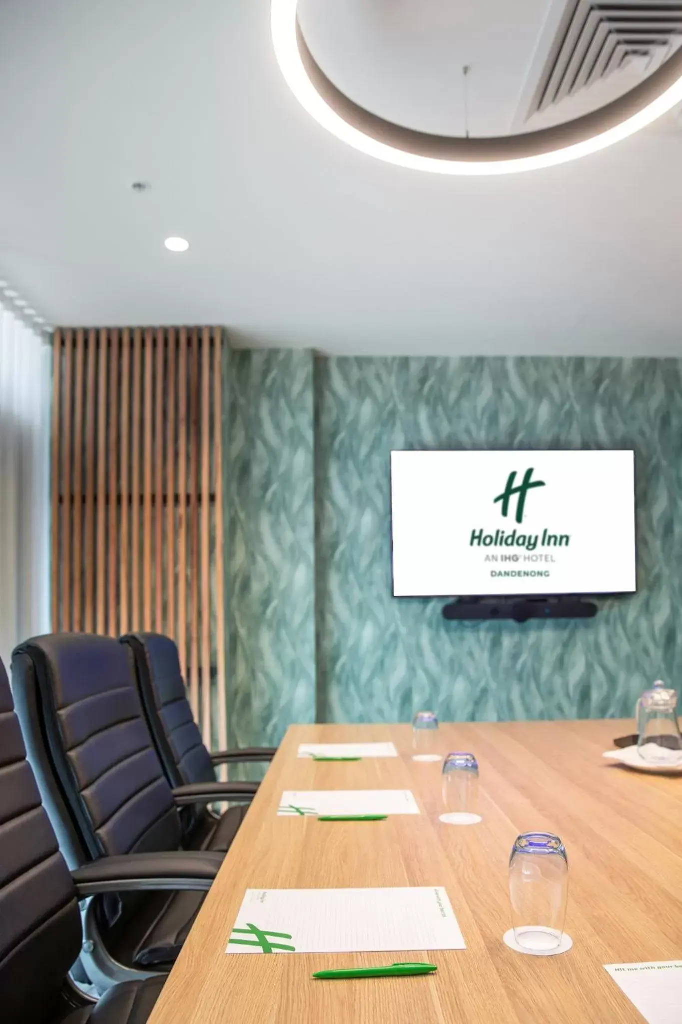 Meeting/conference room in Holiday Inn Dandenong, an IHG Hotel