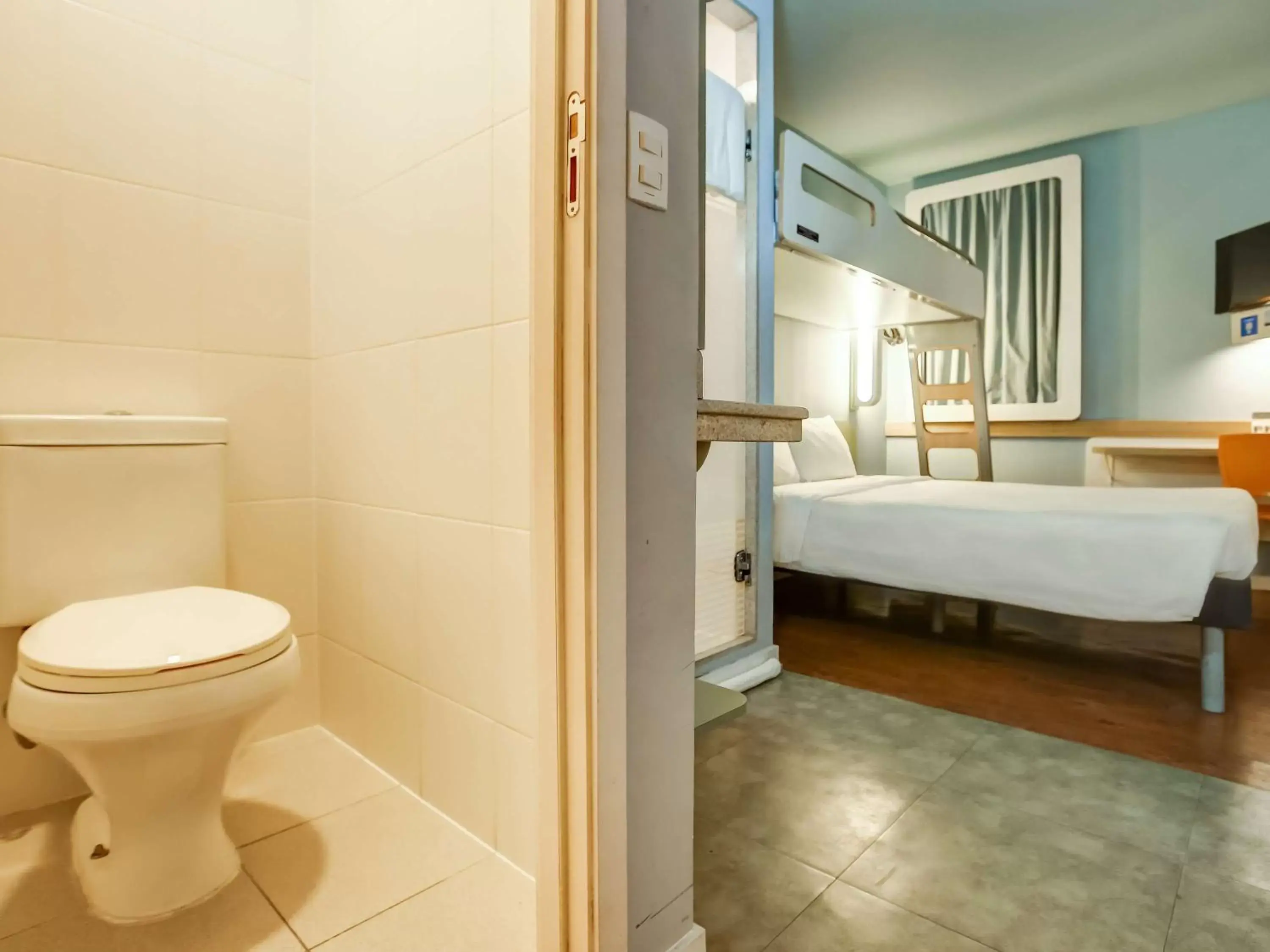 Toilet, Bathroom in ibis budget RJ Copacabana