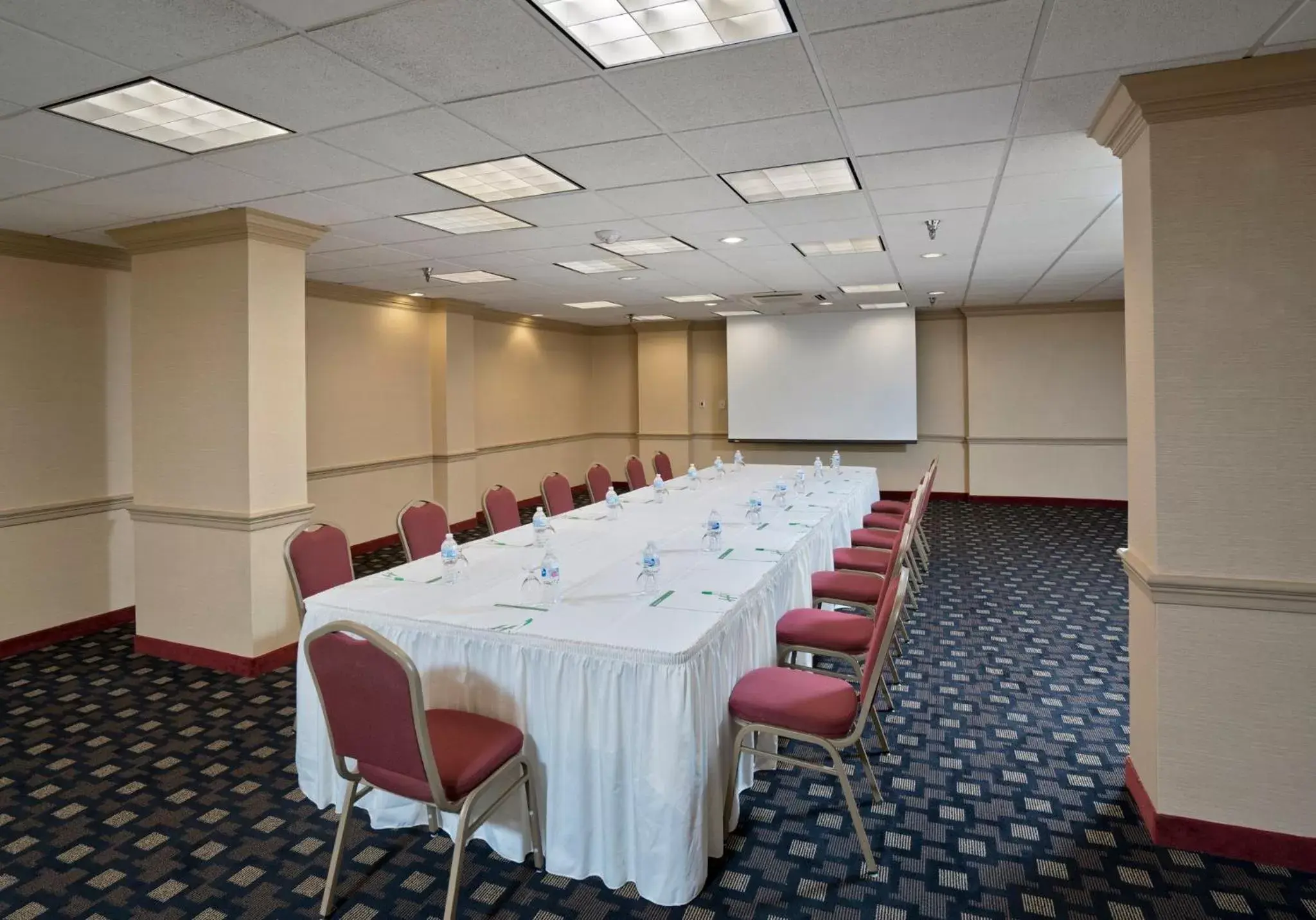 Meeting/conference room in Holiday Inn Washington-Central/White House, an IHG Hotel