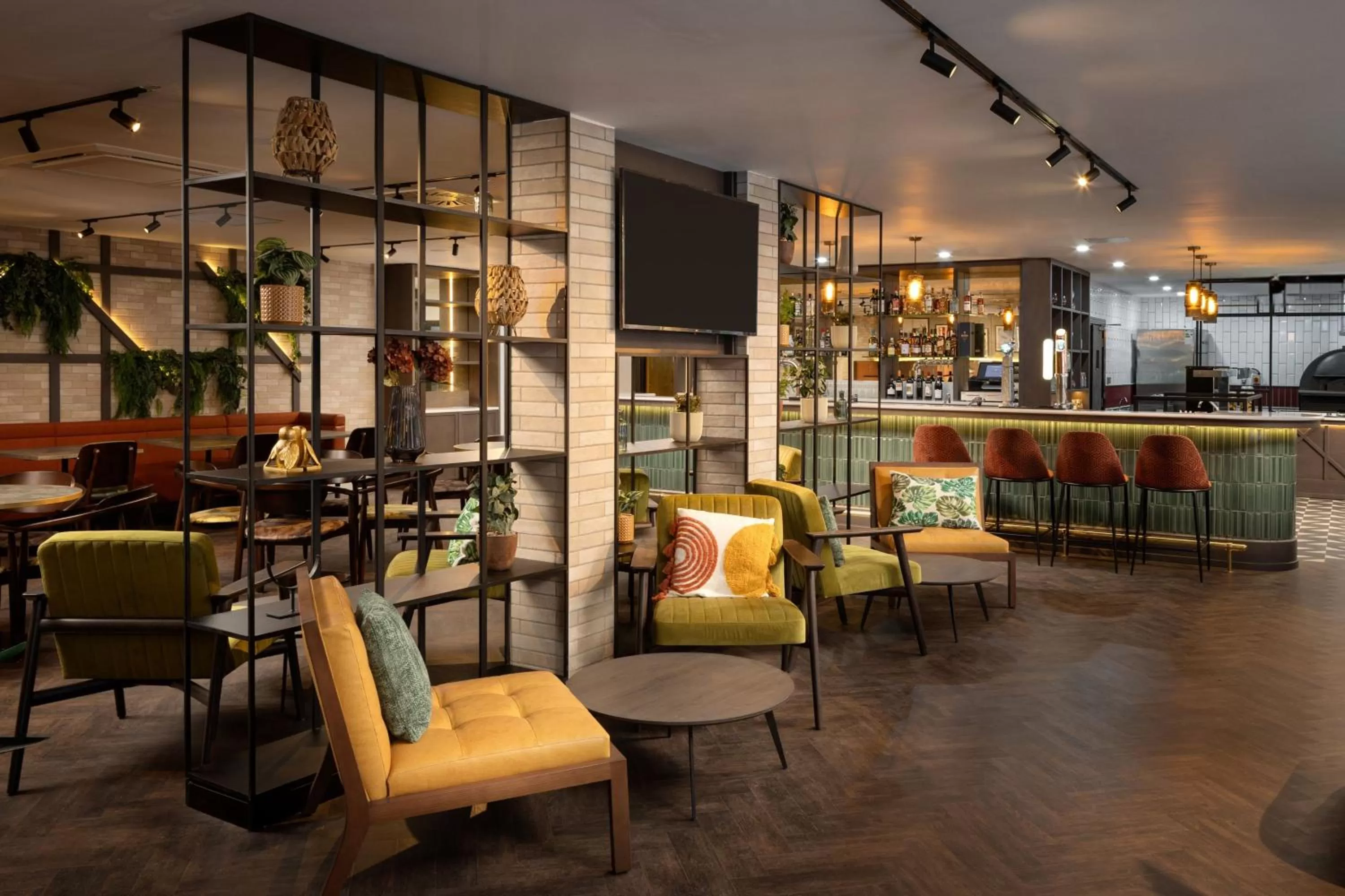 Lounge or bar in Four Points by Sheraton Edinburgh