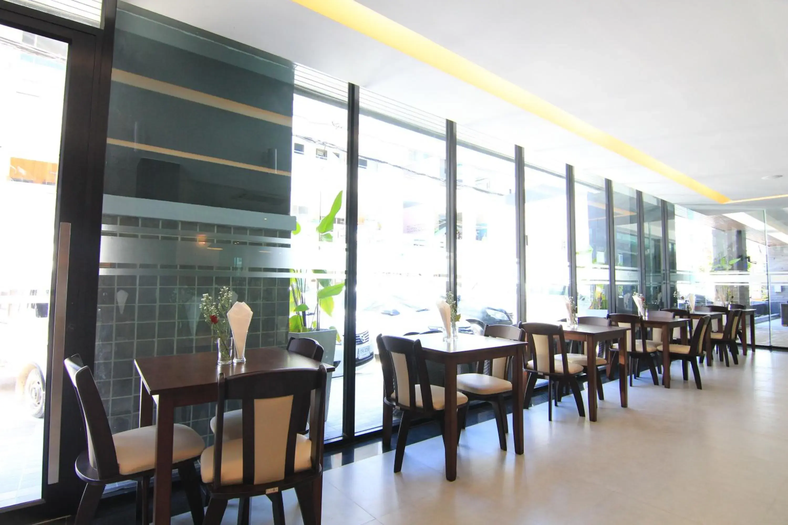 Restaurant/places to eat in Inn Residence Serviced Suites - SHA Extra Plus Restaurant/places to eat in Inn Residence Serviced Suites - SHA Extra Plus