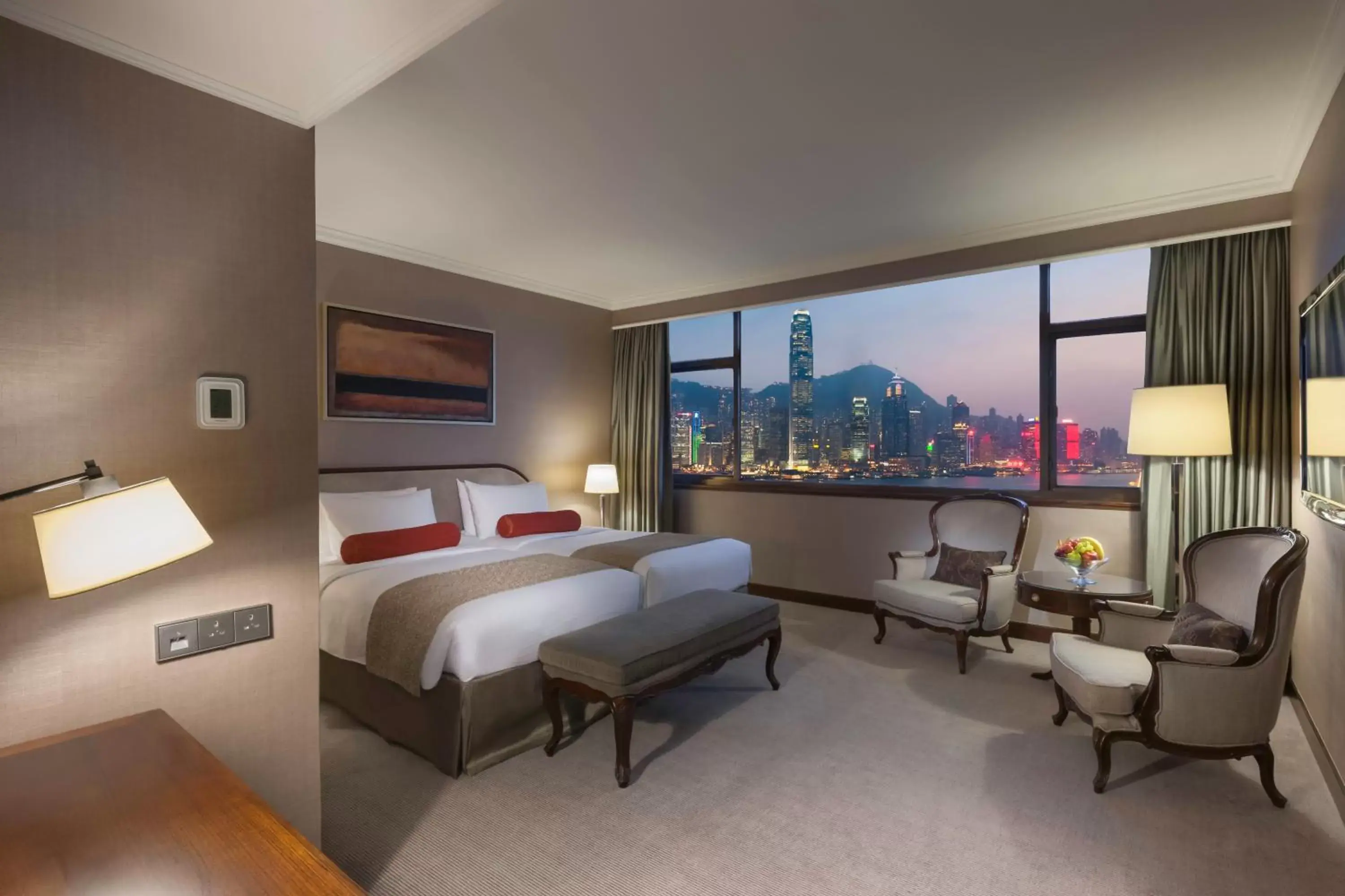 Deluxe Harbor View King or Twin Room in Marco Polo Hongkong Hotel