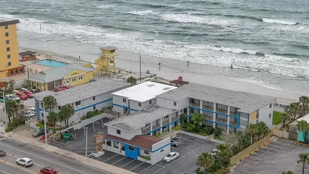 Property building, Bird's-eye View in Driftwood Beach Motel