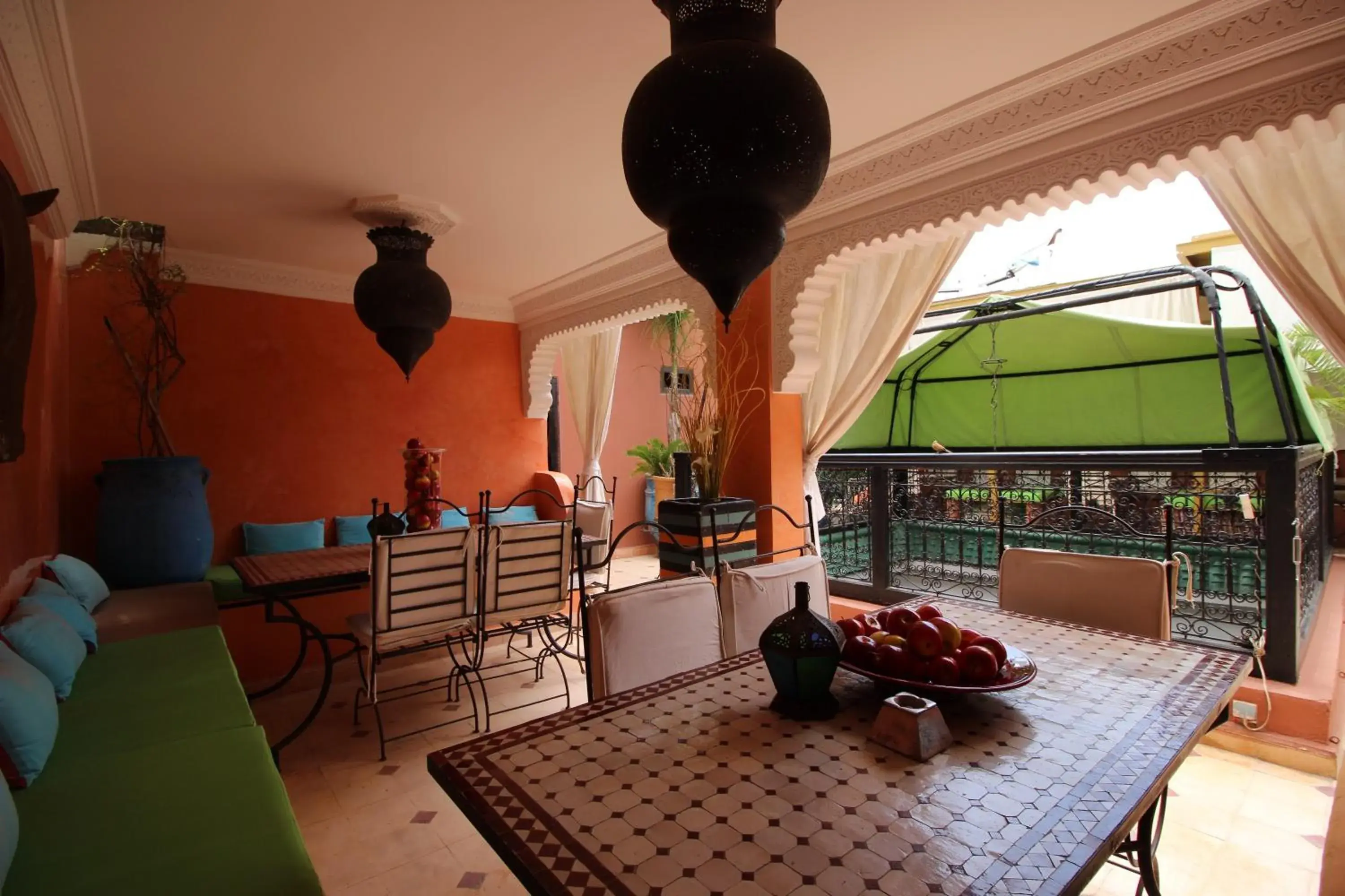 Restaurant/places to eat in Riad Eloise