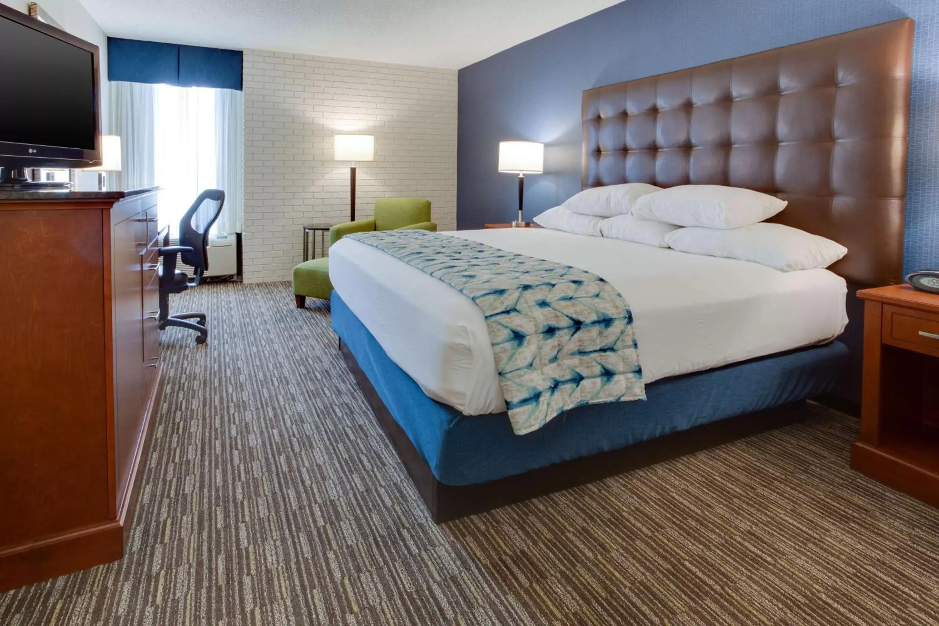 Photo of the whole room, Bed in Drury Inn & Suites Nashville Airport