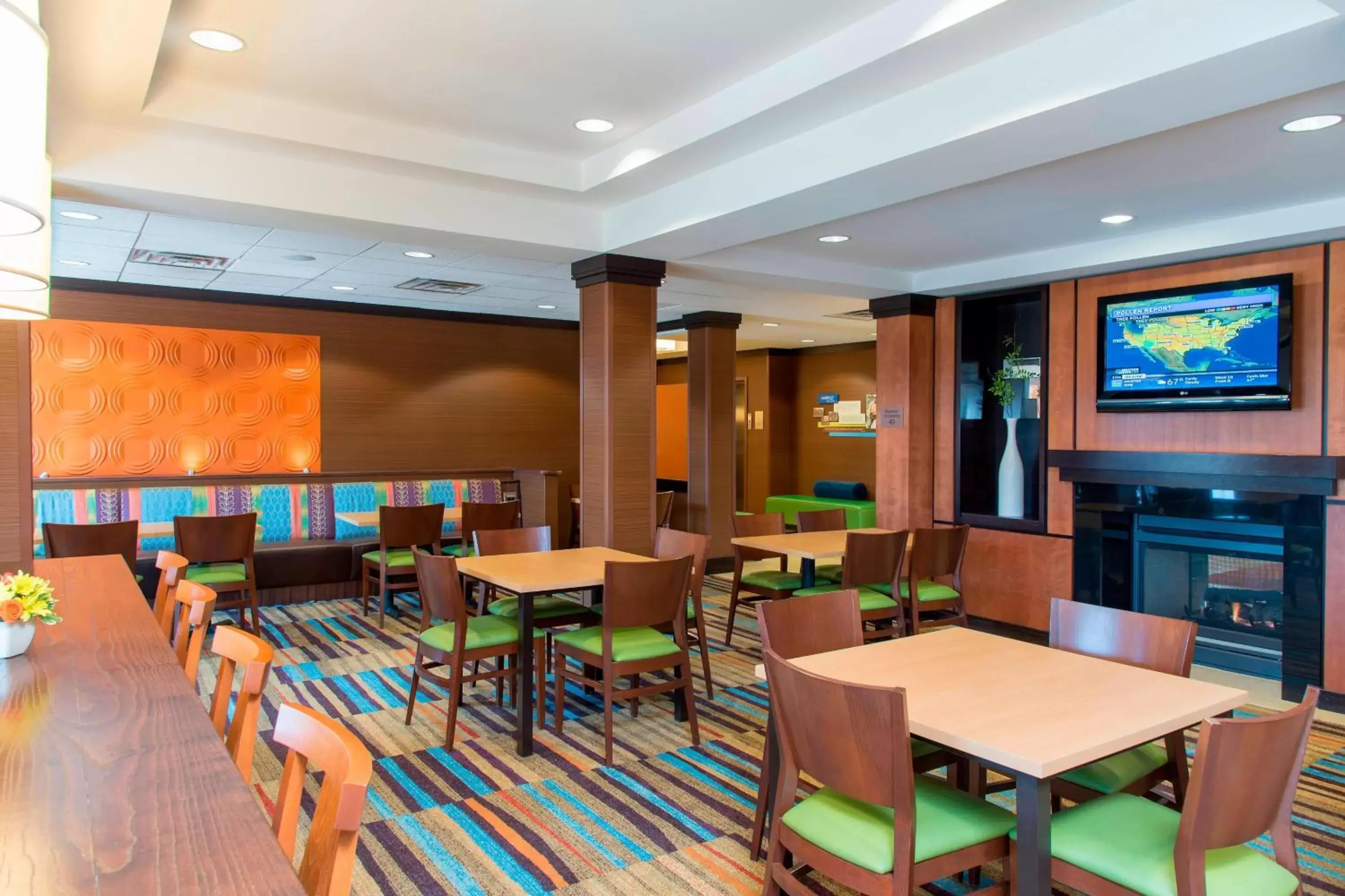 Breakfast, Restaurant/Places to Eat in Fairfield Inn & Suites by Marriott Omaha Downtown